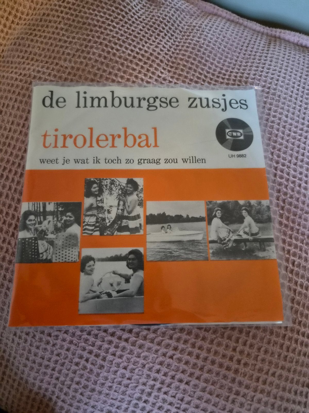 Limburgse zusjes Tirolerbal  / piraten hits, Cd's en Dvd's, Vinyl Singles, 7 inch, Ophalen of Verzenden, Zo goed als nieuw, Nederlandstalig