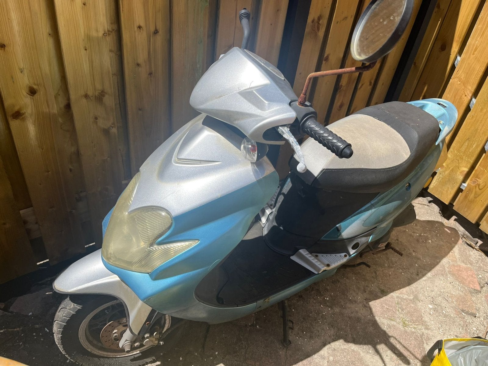 Scooter - Blauw/Zilver - Gebruikt LOOPT NIET, Ophalen, Gebruikt, Benzine, Overige merken