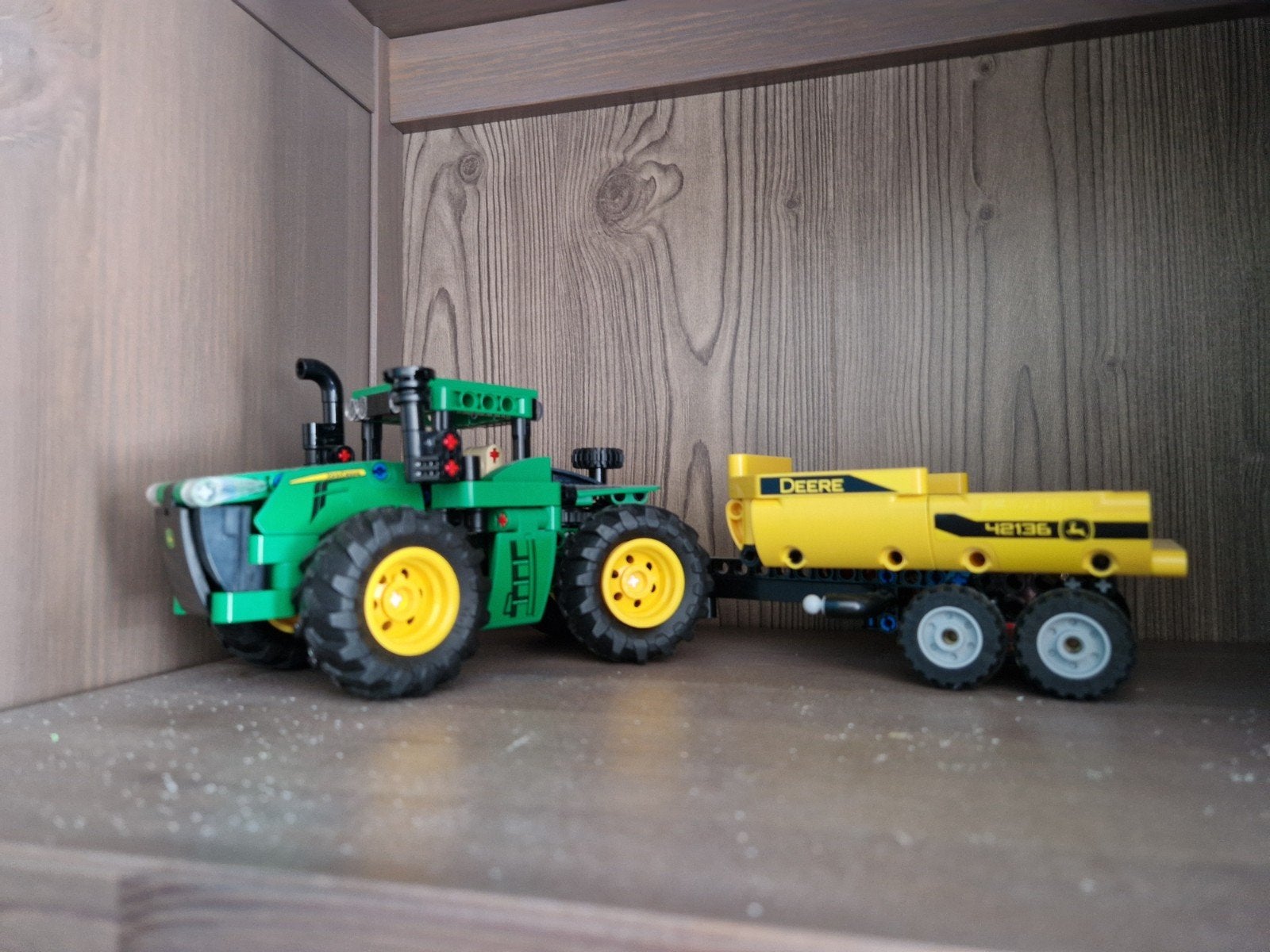 Lego tractor met aanhanger, Ophalen