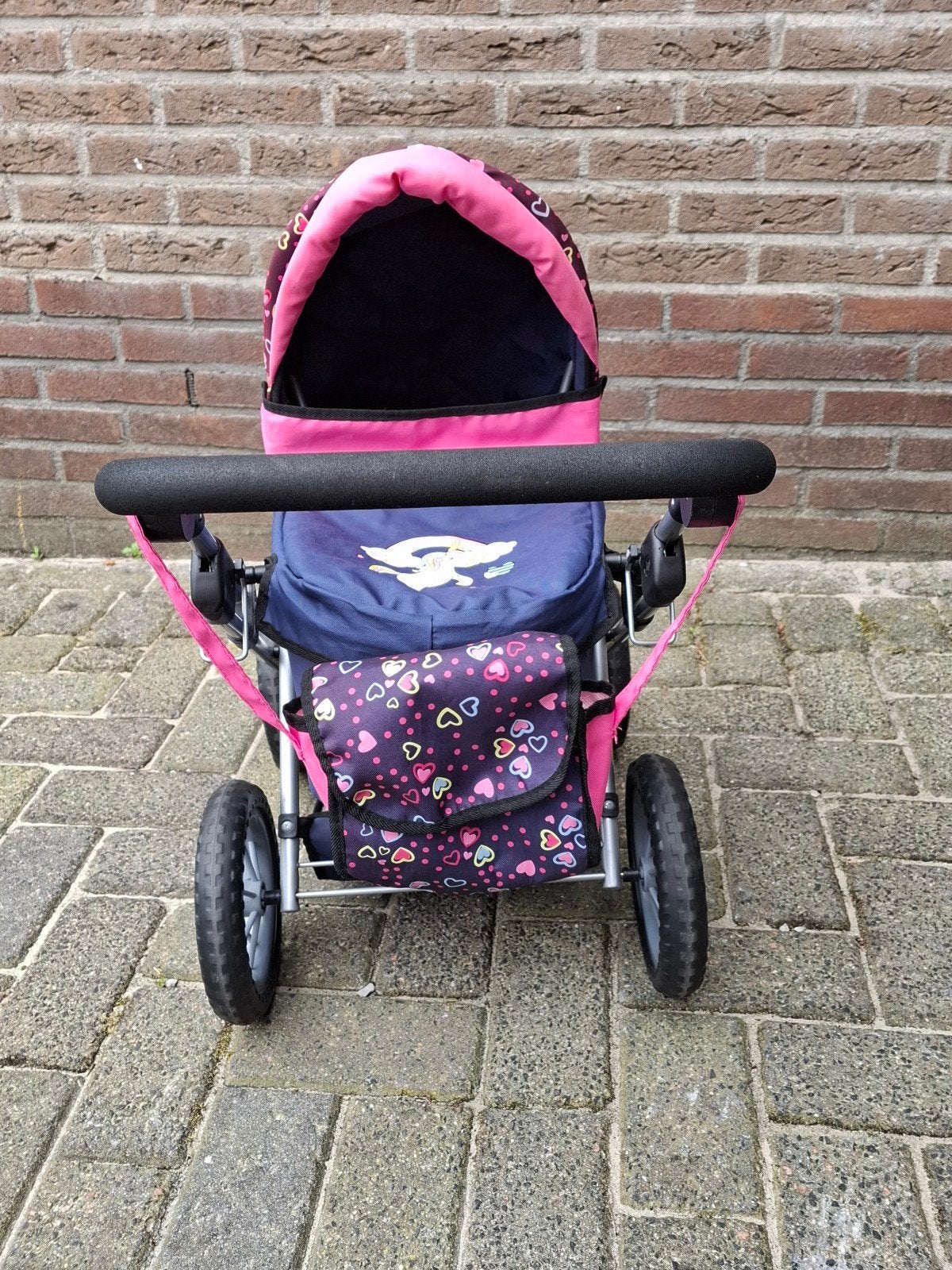 Bayer Design poppenwagen met eenhoorn en hartjes, Kinderen en Baby's, Speelgoed | Poppen, Ophalen, Zo goed als nieuw, Babypop