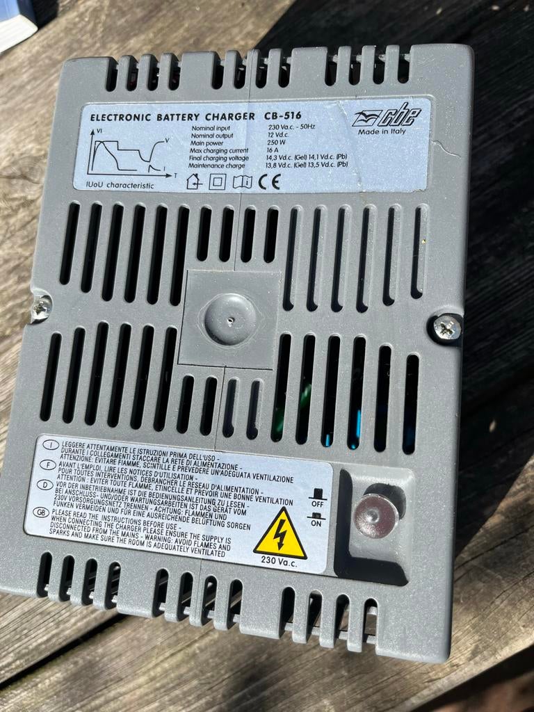 CBE 516 Acculader 12V 16A voor Camper/Caravan, Caravans en Kamperen, Caravan accessoires, Ophalen, Gebruikt