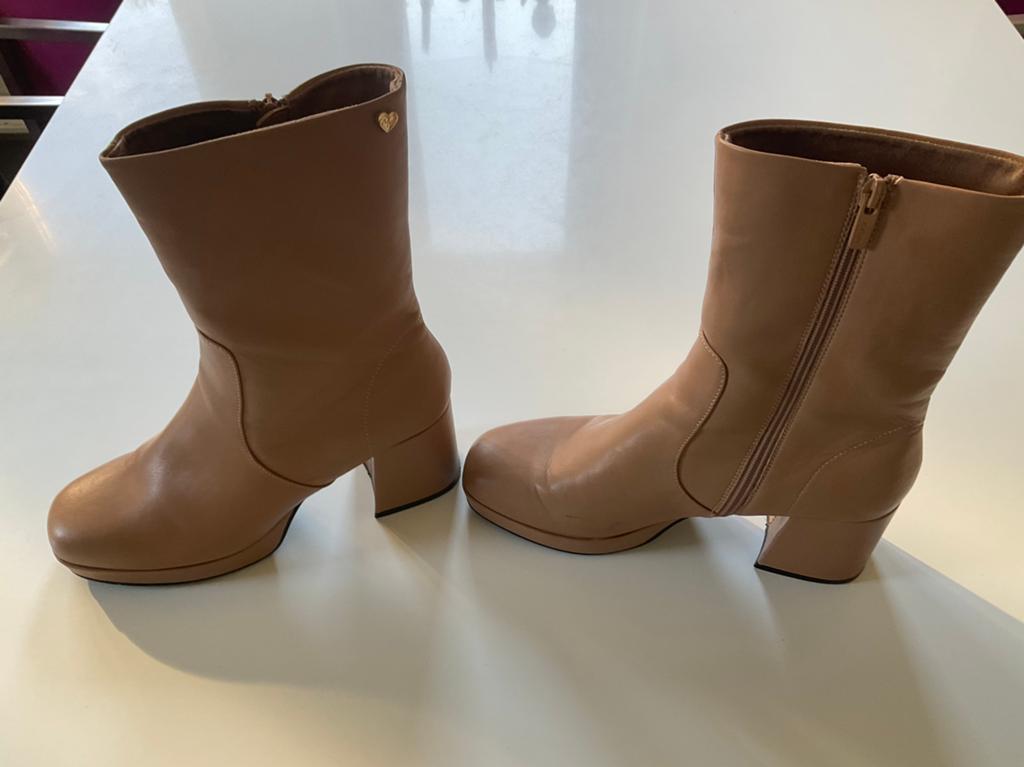 Laarsjes maat 41, Ophalen of Verzenden, Zo goed als nieuw, Beige
