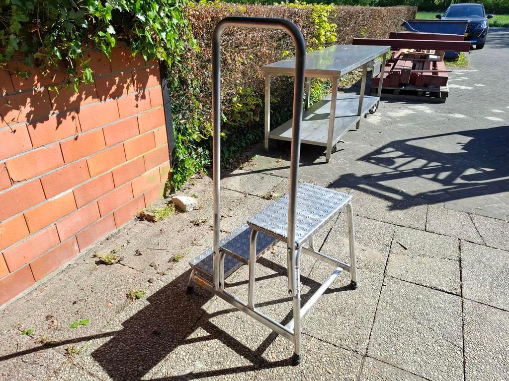 Aluminium plateau trapjes, Ophalen