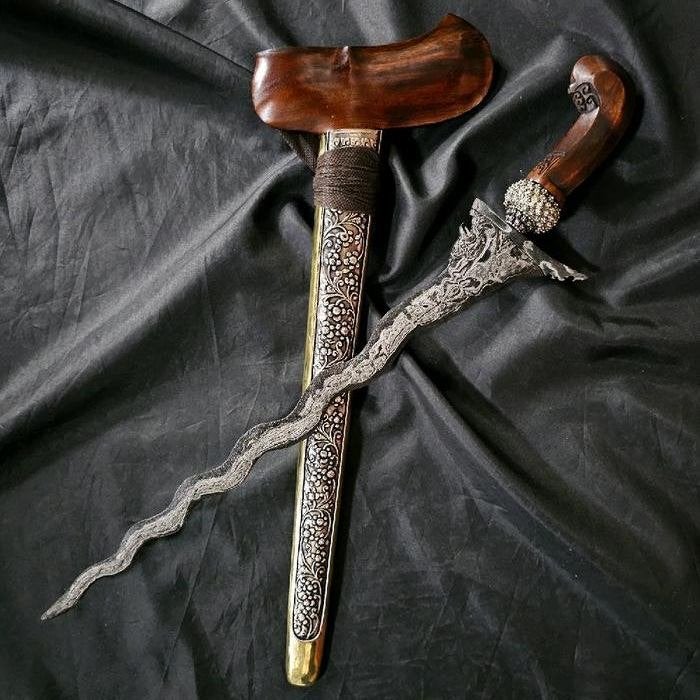 Keris Jatayu 13 Luk Pamor Uler Lulut Gayaman Surakarta KNN45, Antiek en Kunst, Kunst | Niet-Westerse kunst, Wapen, Verzenden, Overige materialen