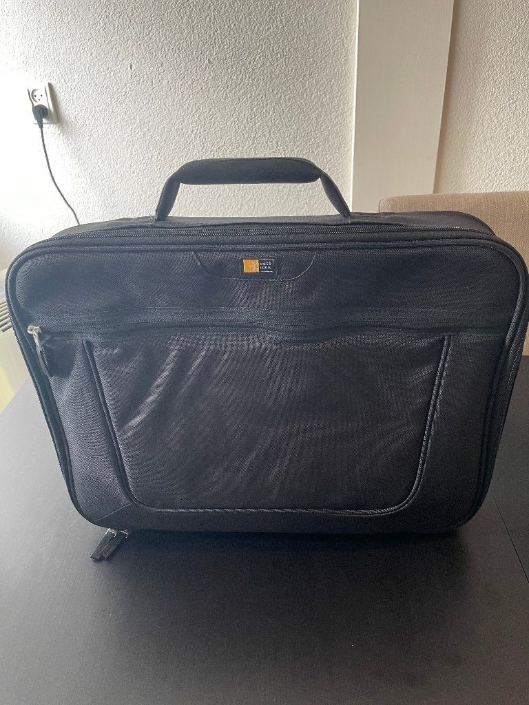 Case Logic Laptoptas 17 inch – Geschikt voor grote laptops, Computers en Software, Ophalen, Aktetas, Zo goed als nieuw, Zwart