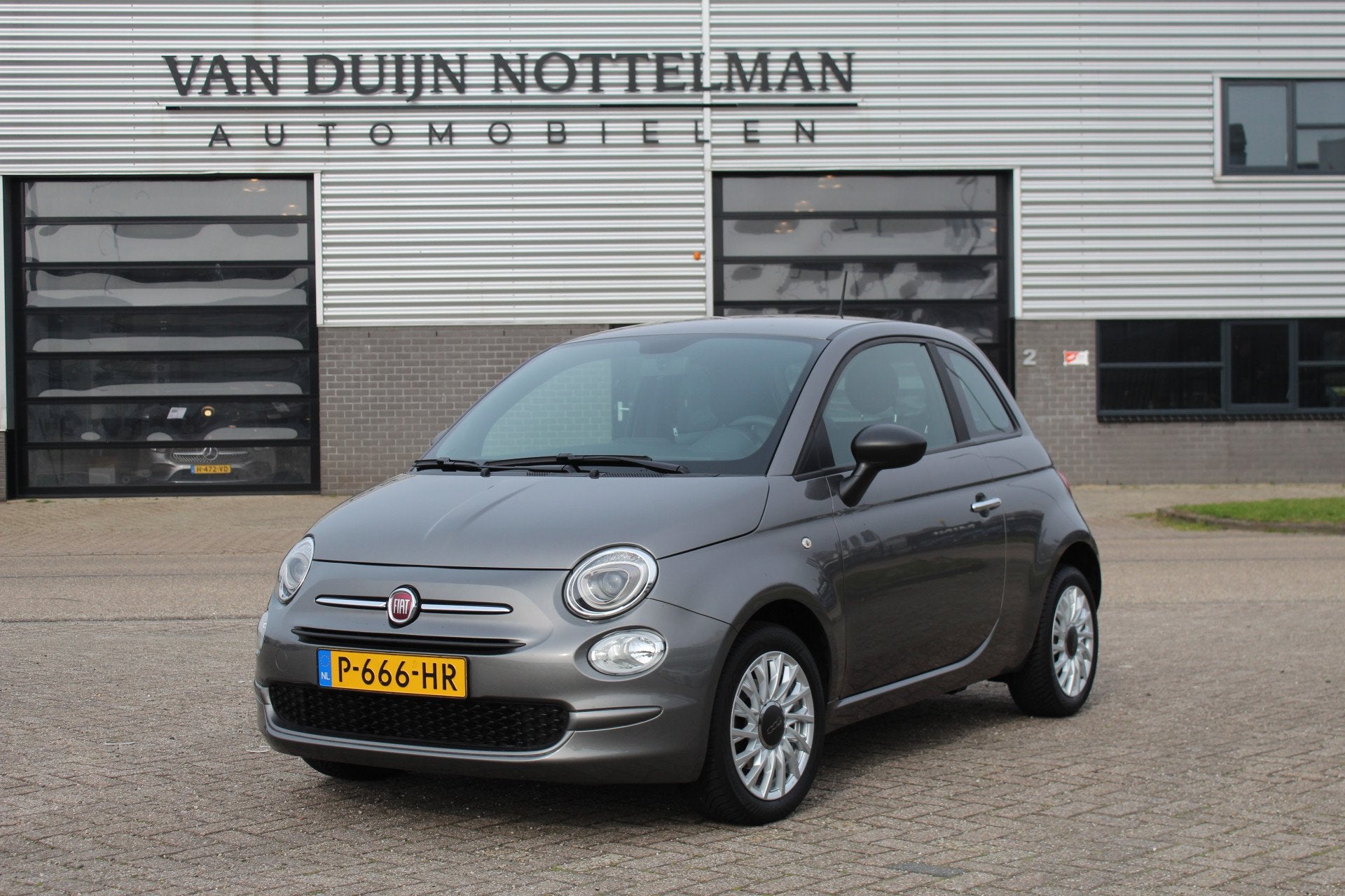 Fiat 500 1.0 Hybrid Cult / Carplay / Navigatie / LMV 15" / N, Auto's, Stof, Met garantie (alle), 4 stoelen, Origineel Nederlands
