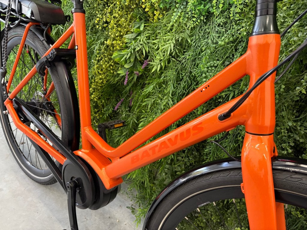 Batavus Dinsdag – Bosch Middenmotor - 57cm - 2600km, Batavus, Info@accell-group.com, 50 km per accu of meer, 55 tot 59 cm