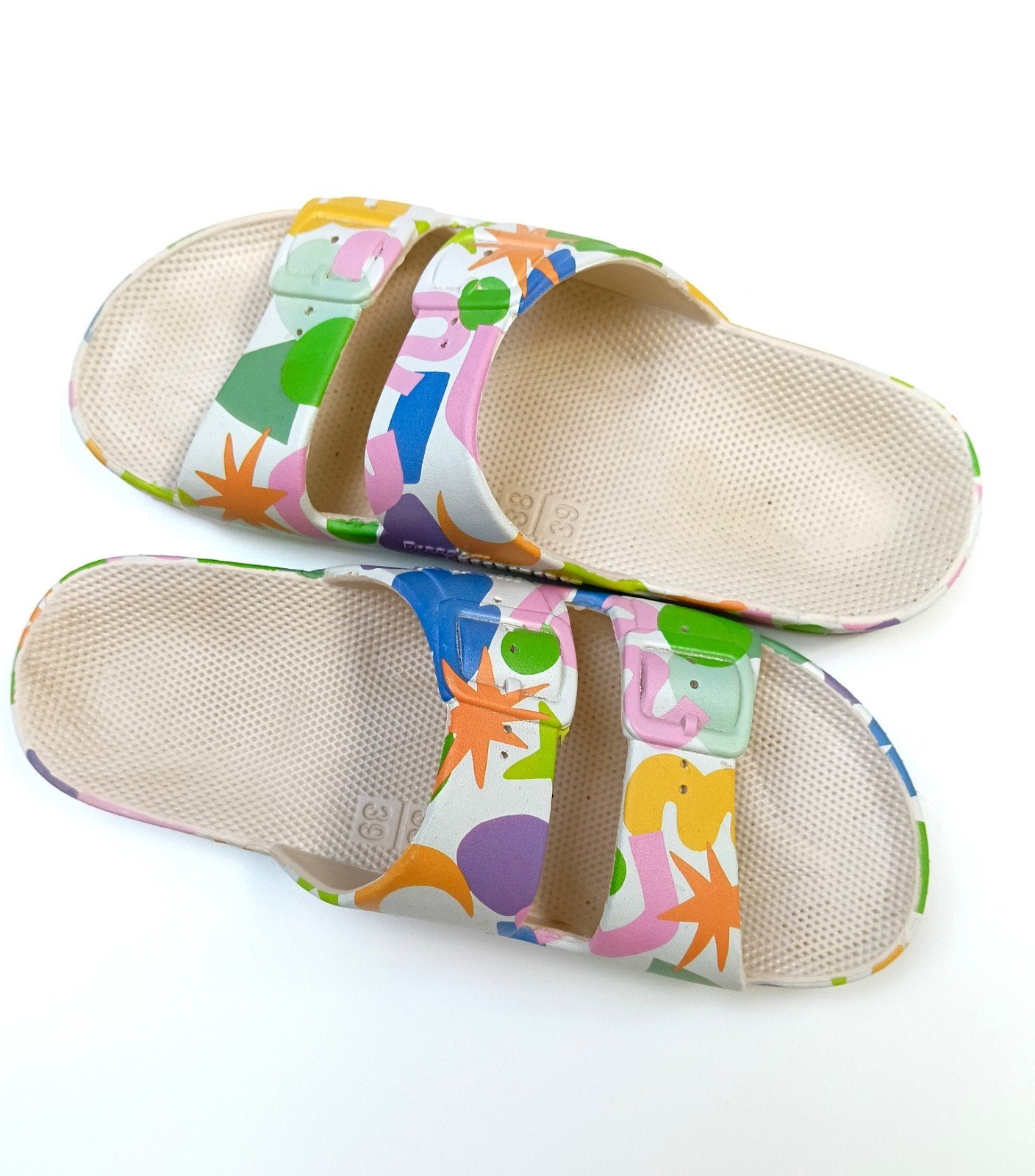 Geweldige  slippers vh merk Freedom Moses mt 38/39, Verzenden, Zo goed als nieuw, Overige kleuren
