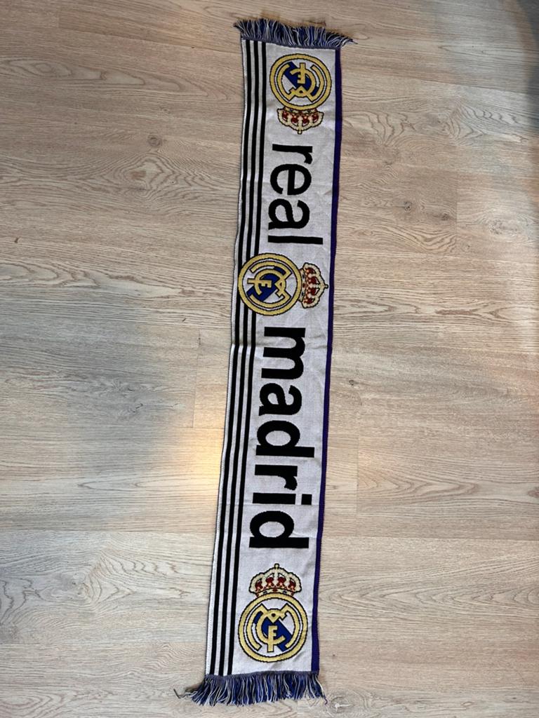 Real Madrid sjaal, Ophalen of Verzenden, Zo goed als nieuw, Buitenlandse clubs, Vaantje of Sjaal