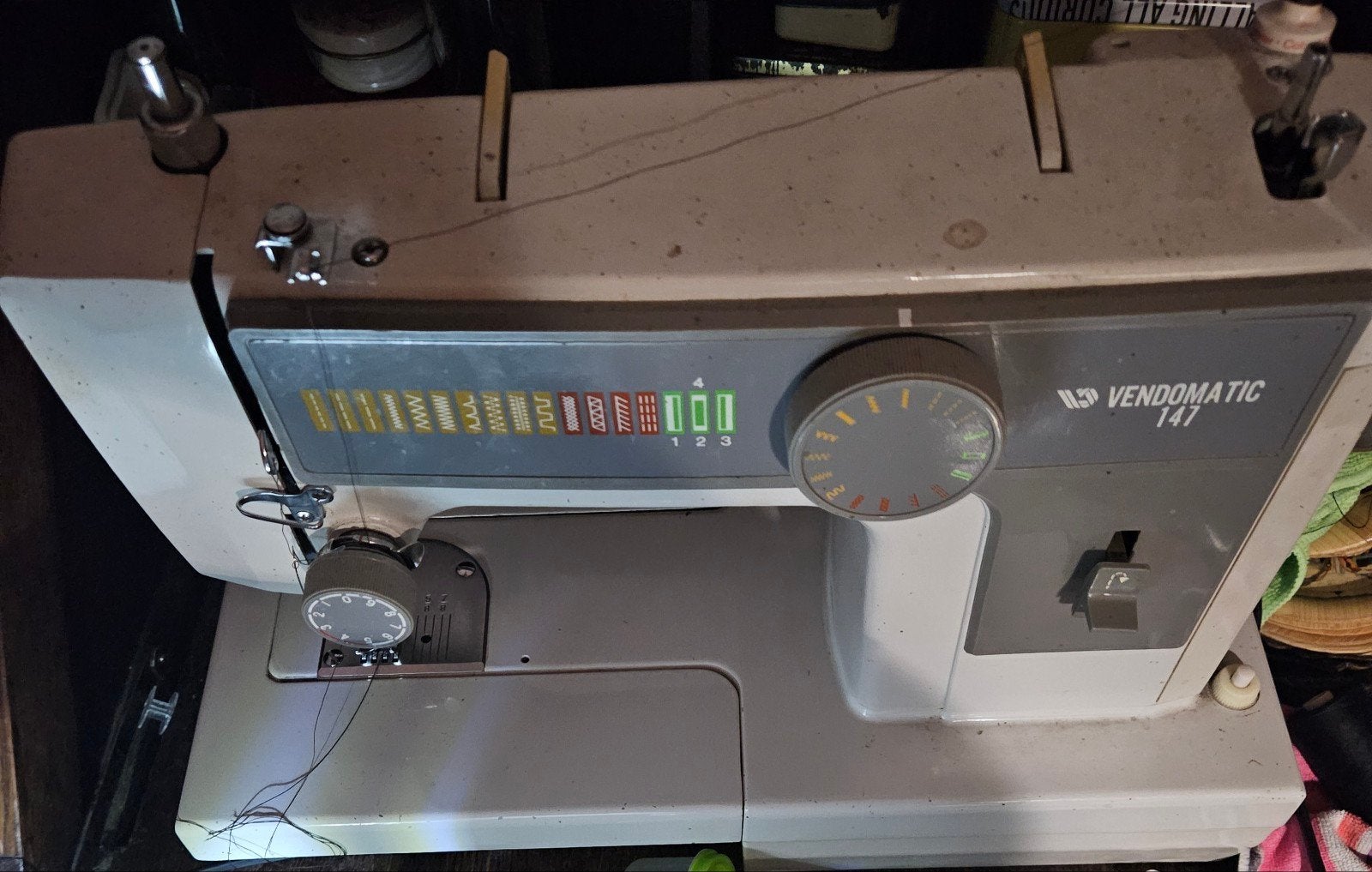 Vendomatic 147 Naaimachine met hoes - Werkt naar behoren, Gebruikt, Onbekend, Naaimachine, Onbekend