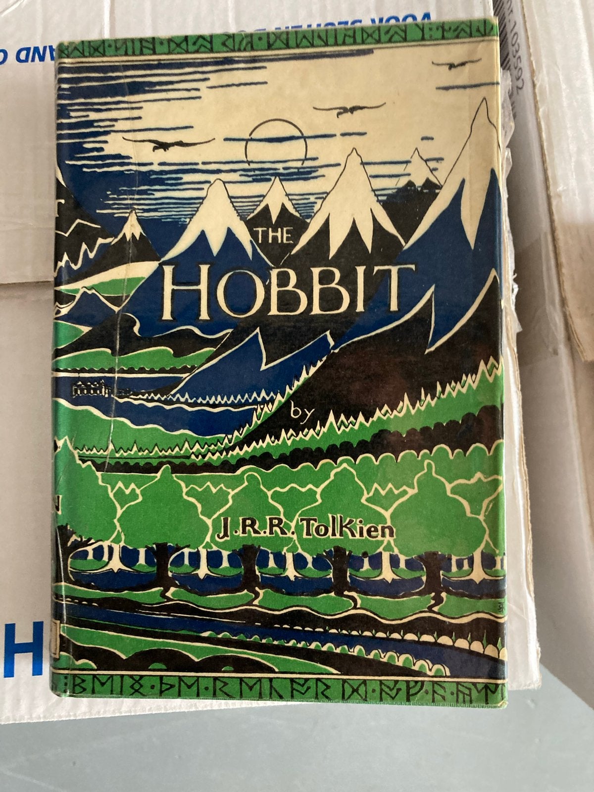The Hobbit - J.R.R. Tolkien gezocht van voor 1955, Boeken, Ophalen of Verzenden, Gelezen