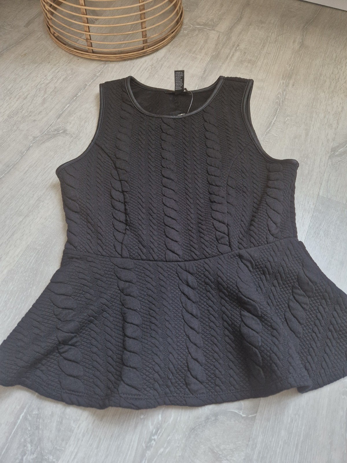 Forever 21 Zwarte Peplum Top Maat M / nieuw, Maat 38/40 (M), Zwart, Nieuw, Ophalen of Verzenden