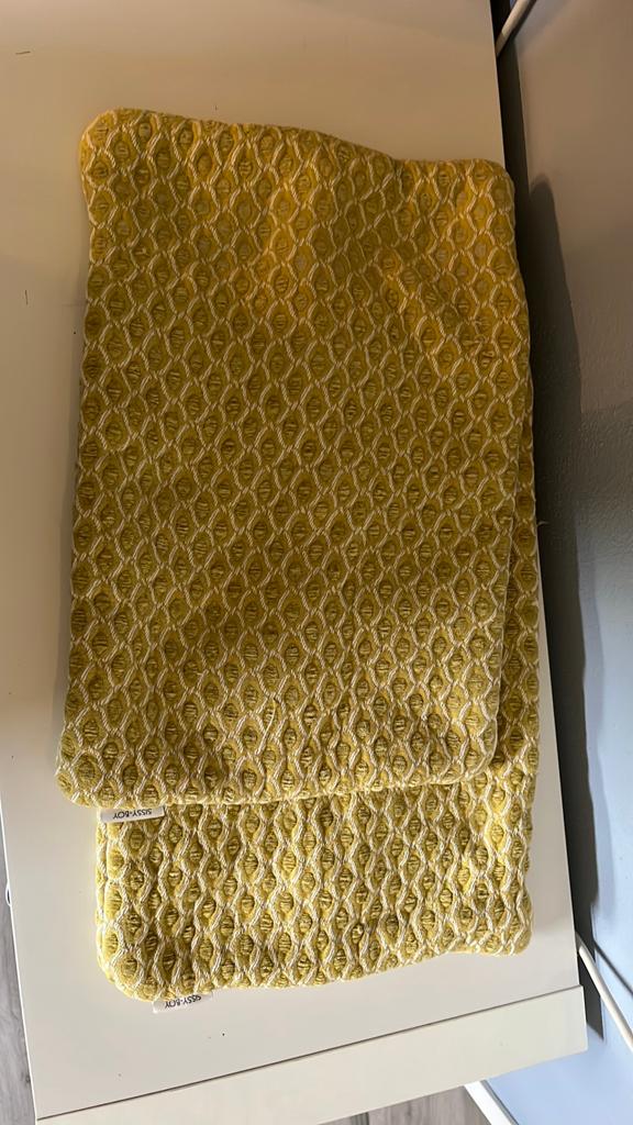 2 sissy-boy kussenhoesjes mosterdgeel, Ophalen of Verzenden, Zo goed als nieuw, Geel, Rechthoekig