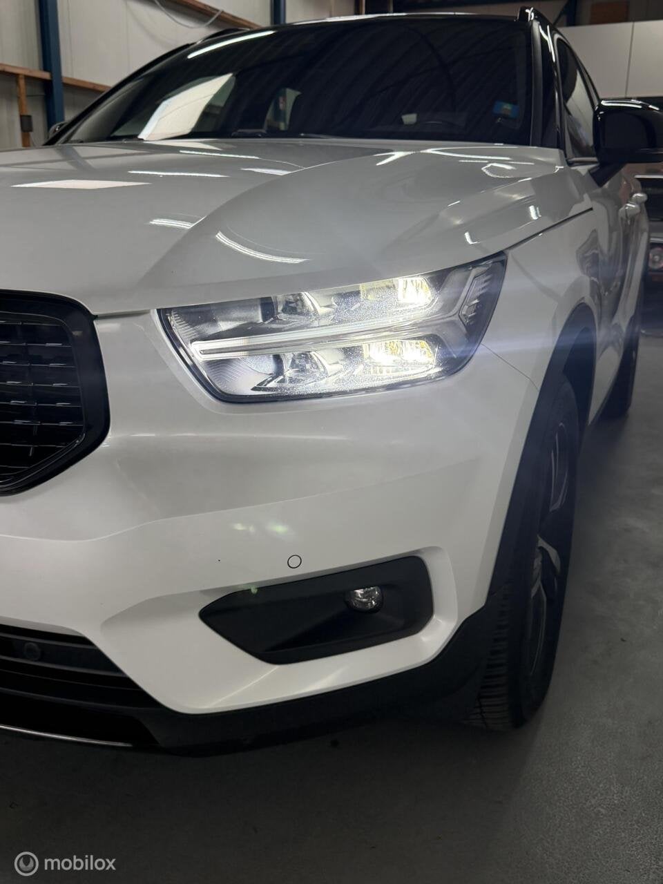 Foto 7 van Volvo XC40 2.0 T4 AWD R-Design AUTOMAAT / CARPLAY