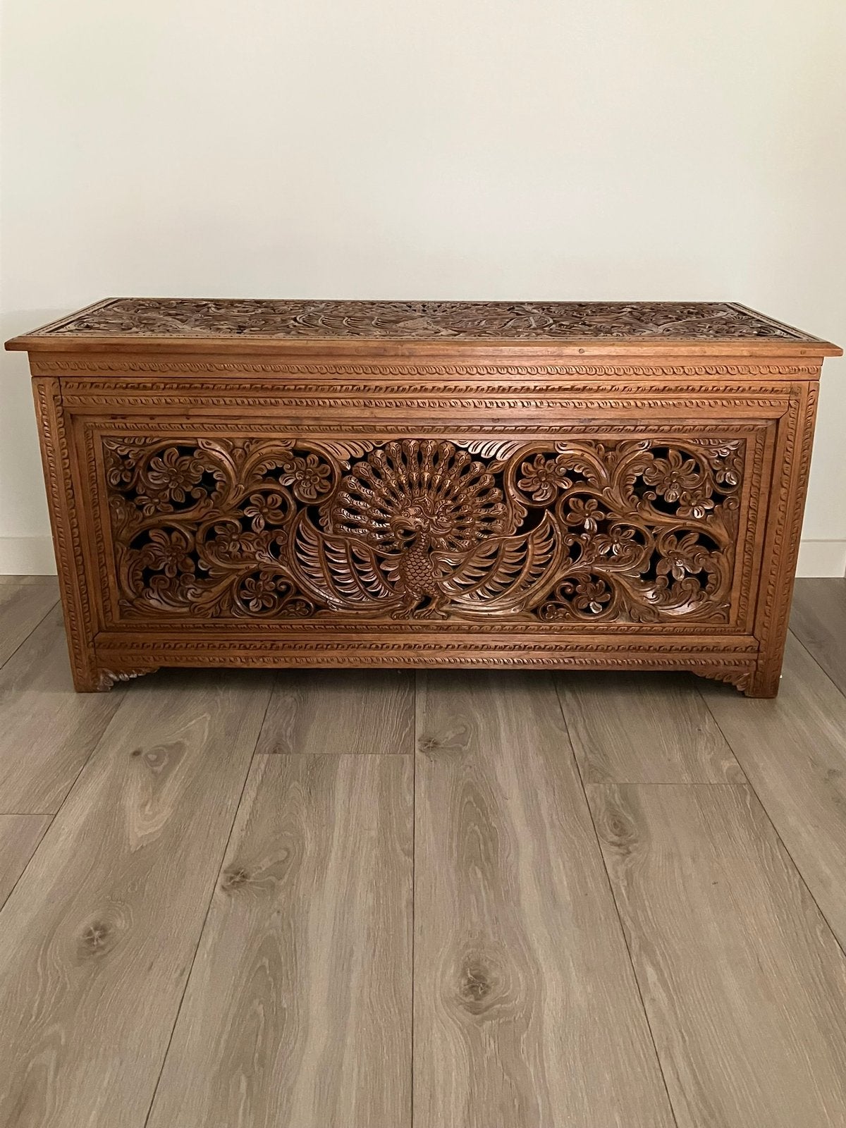 Mooie oude hout uitgesneden kist, Ophalen, 50 – 75, Gebruikt, 50 tot 100 cm