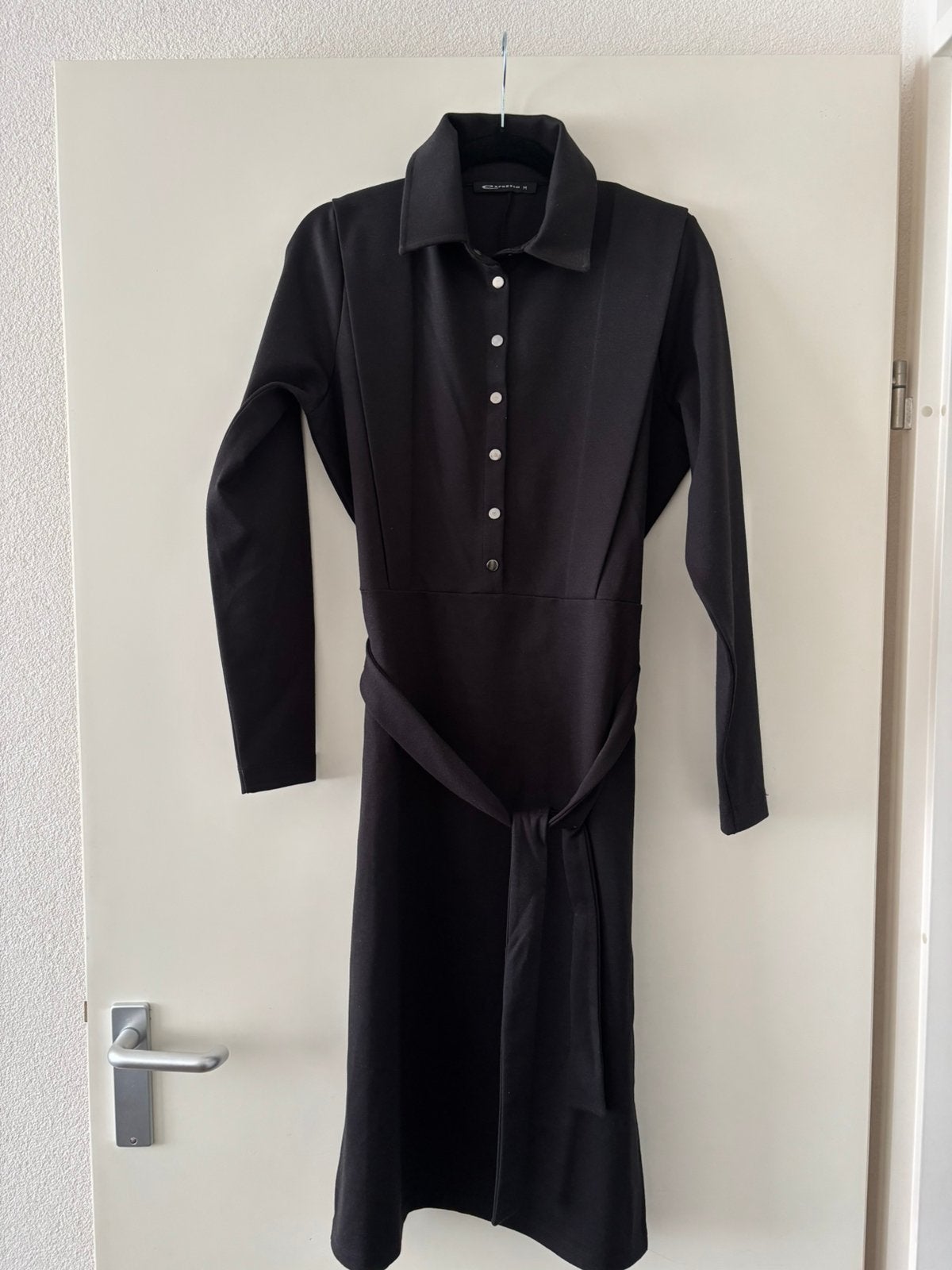 Jurk Expresso ( maat M, kleur zwart), Maat 38/40 (M), Zwart, Ophalen of Verzenden, Zo goed als nieuw