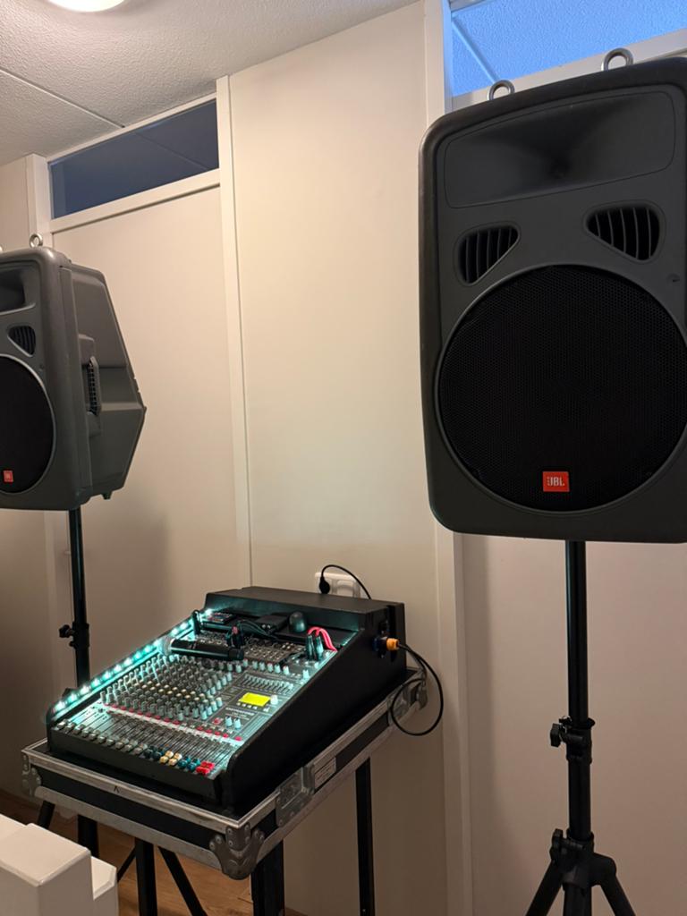 Dynacord cms 1000 zang installatie jbl eon 15 inch & mic, Ophalen, Zo goed als nieuw, Dj-set, Overige merken