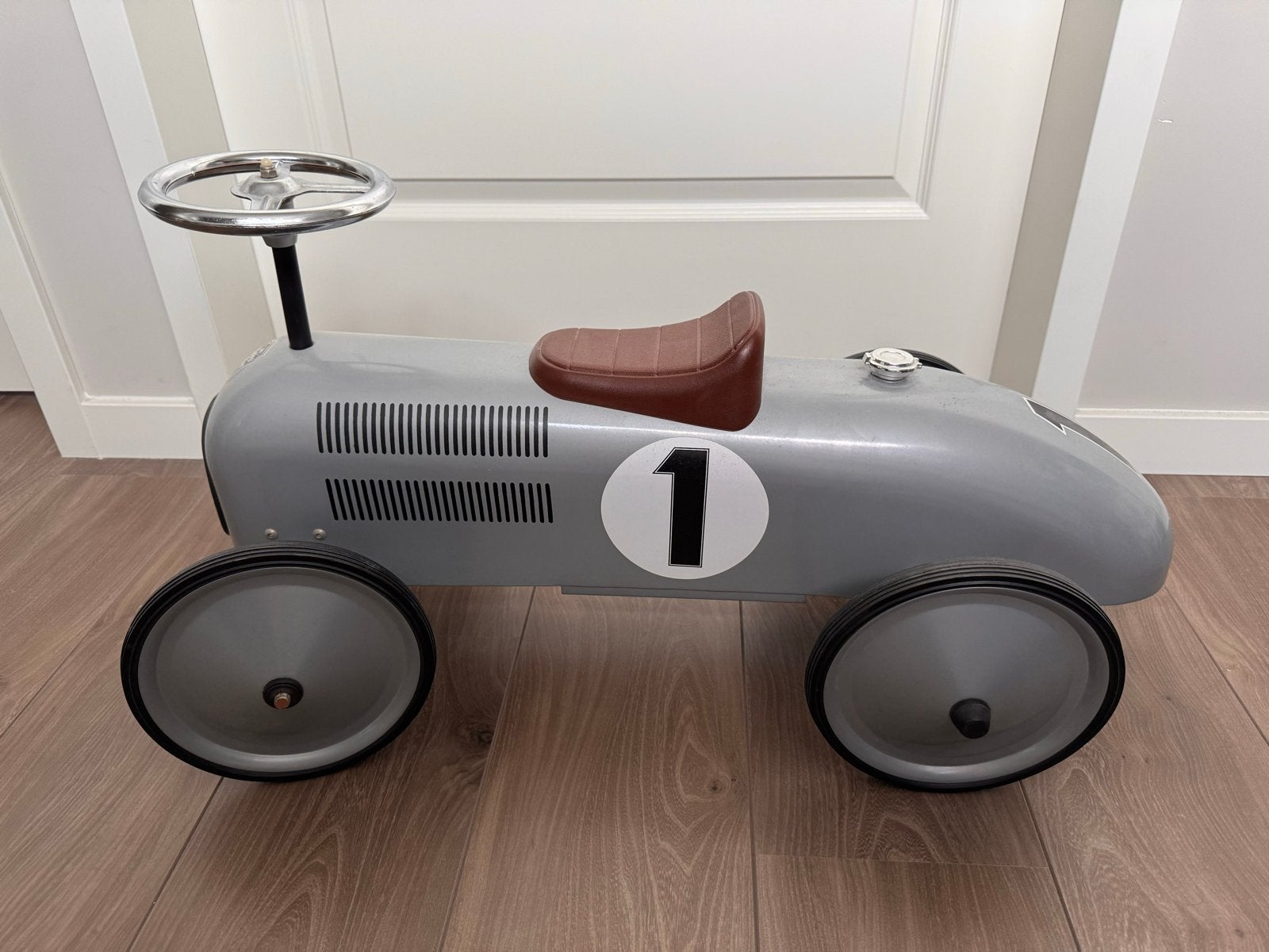 Vintage Grijze Loopauto met Nummer 1, Ophalen, Zo goed als nieuw