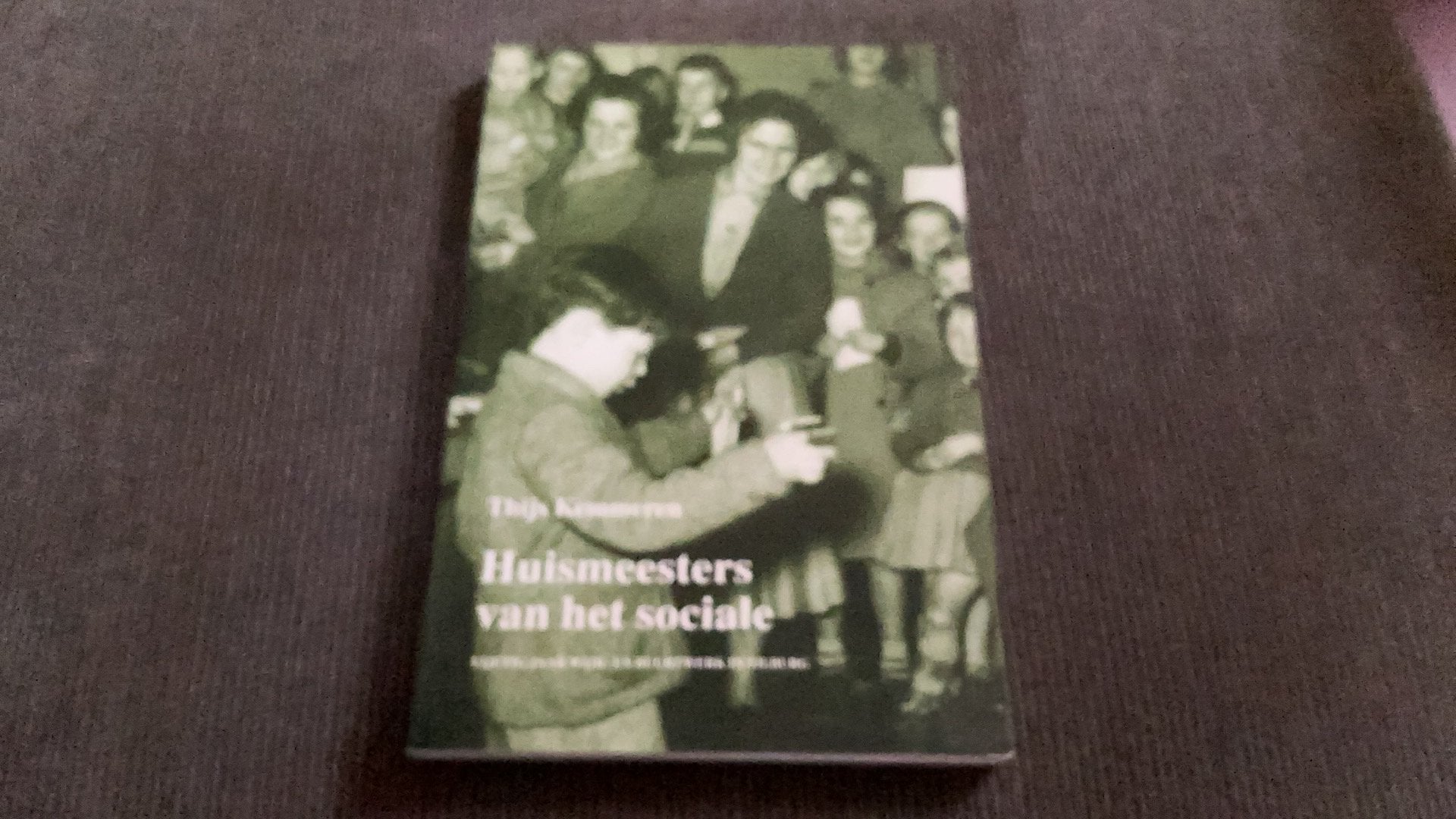 Huismeesters van het sociale, Ophalen of Verzenden, 20e eeuw of later, Zo goed als nieuw