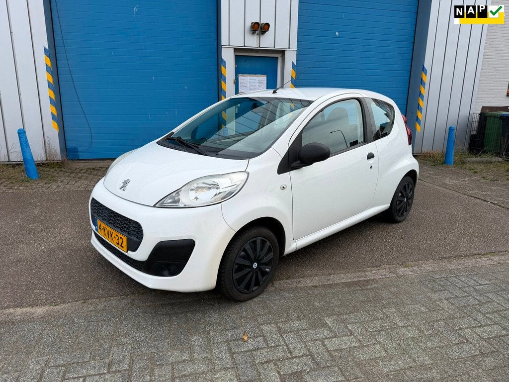 Peugeot 107 1.0 Access Accent Met Airco Inruil Mogelijk, Auto's, Voorwielaandrijving, Euro 5, Gebruikt, 4 stoelen