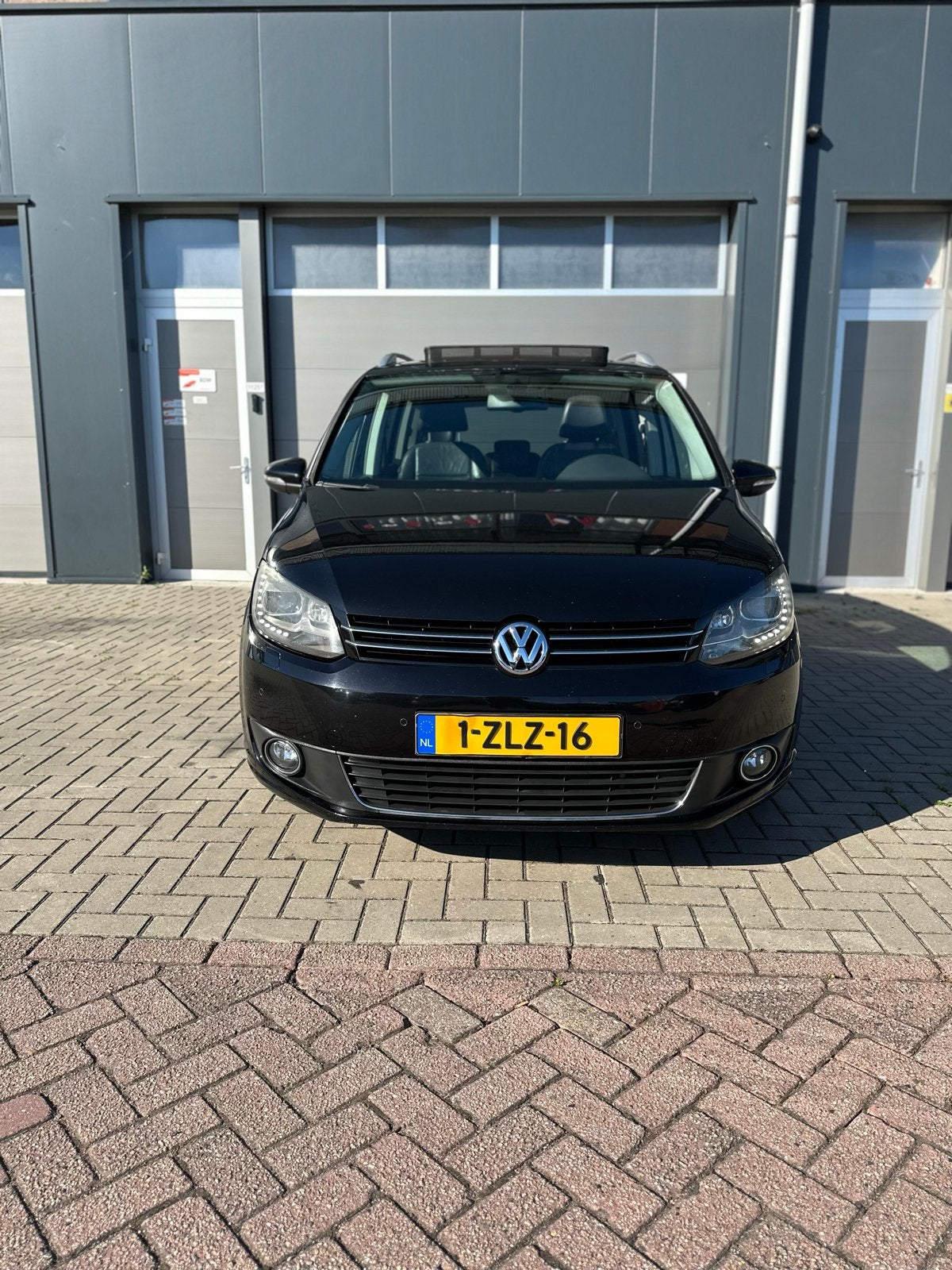 Volkswagen Touran 1.4 TSI 103KW Dsg7 Cross 2011 Zwart, Auto's, 15 km/l, 4 cilinders, 1436 kg, Zwart