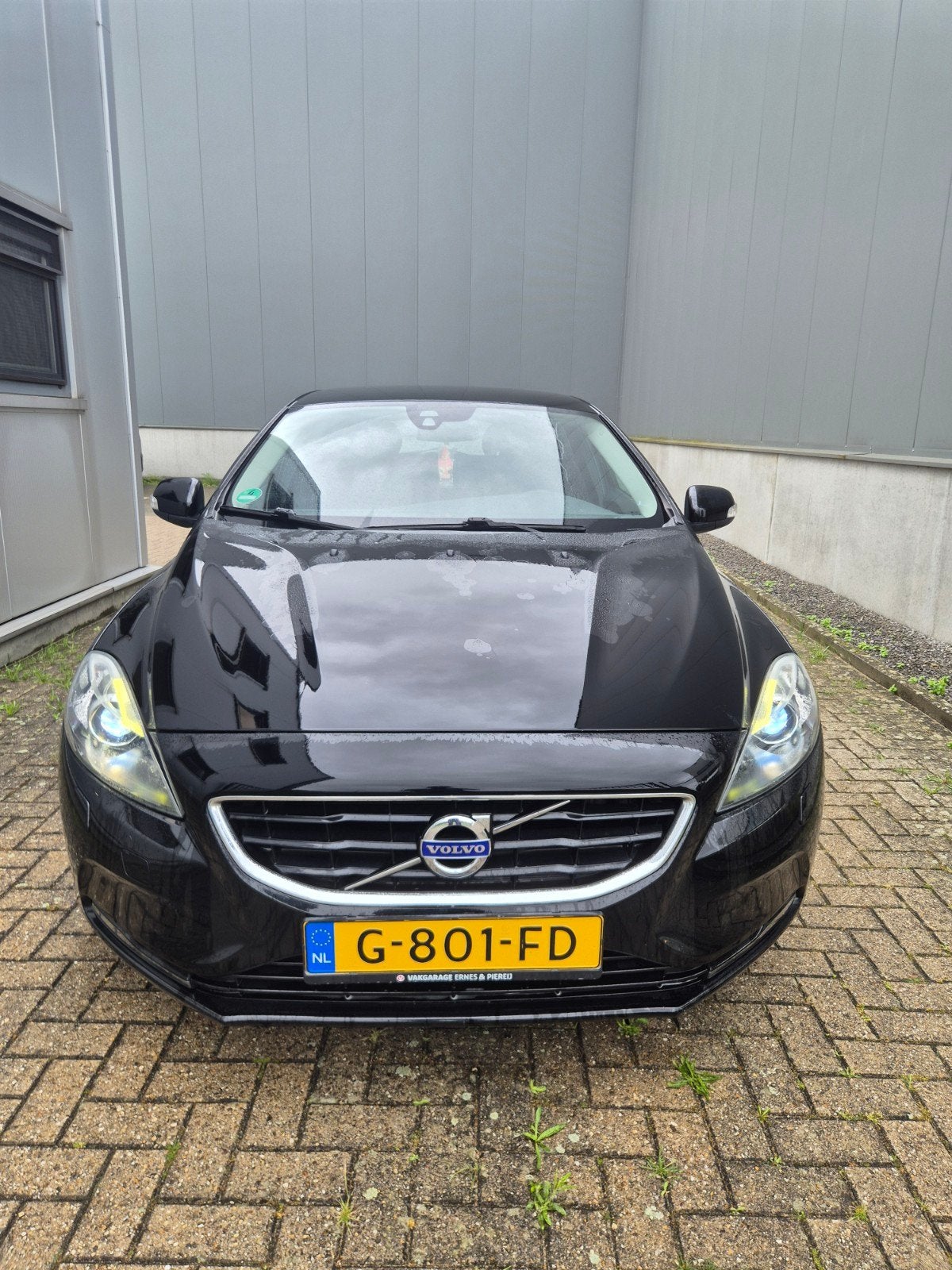 Volvo V40 1.6 T2 120PK 2014 Zwart, Voorwielaandrijving, 1596 cc, Stof, 4 cilinders