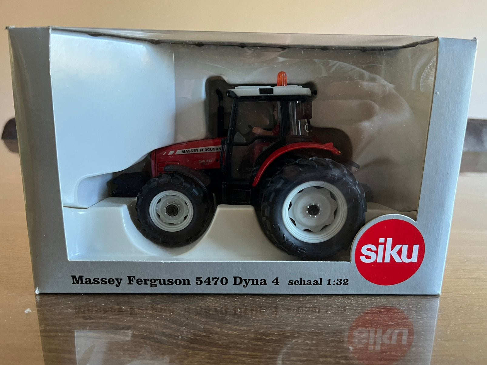 Massey Ferguson 5470 Dyna 4 tractor Siku gelimiteerd Nieuw, Ophalen of Verzenden, Nieuw, Tractor of Landbouw, SIKU