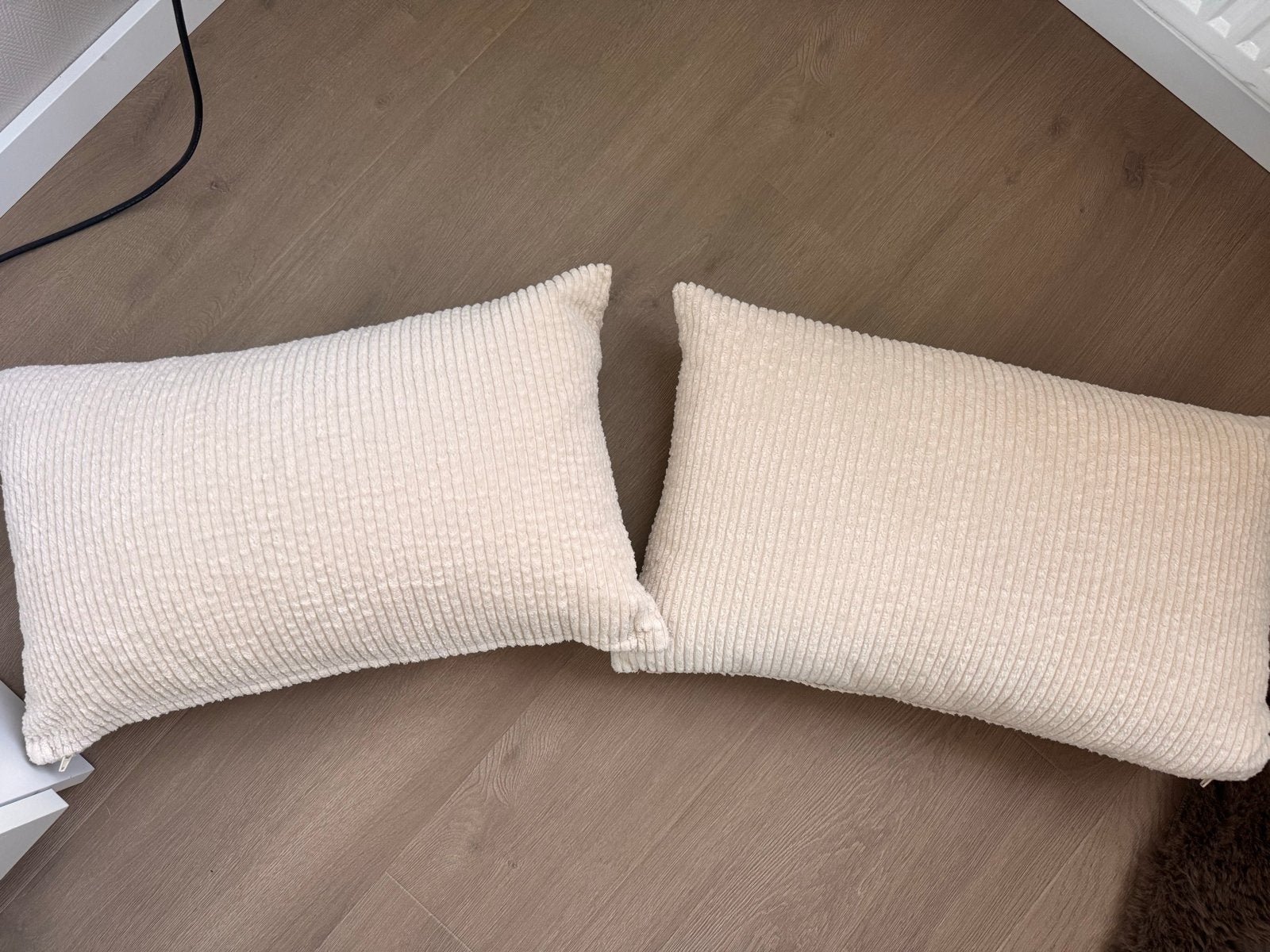 2x IKEA Kussens met diverse slopen (Velvet groen, wit, beige, Ophalen, Meerkleurig, IKEA, Afneembare hoes
