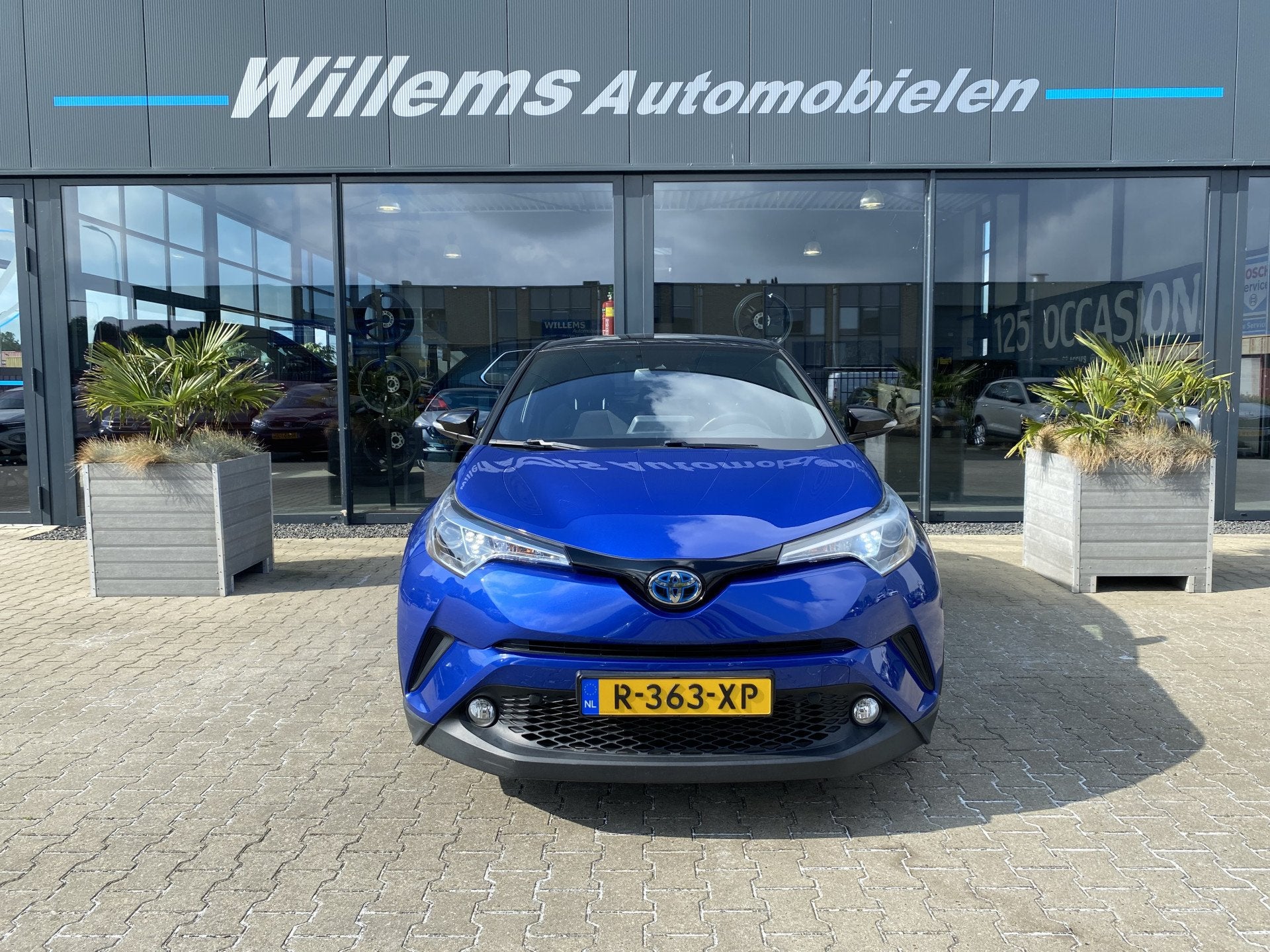 Toyota C-HR 1.8 Hybrid Bi-Tone Adaptive Cruise Control, Stoe, Auto's, 4 cilinders, Met garantie (alle), Blauw, 26 km/l