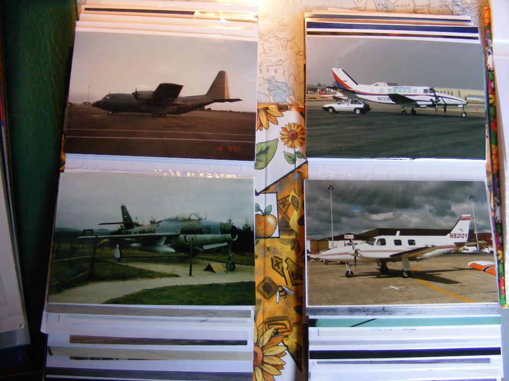 180 VLIEGTUIG FOTO'S met 180 stuks in album  M, Verzenden, Zo goed als nieuw, Kaart, Foto of Prent