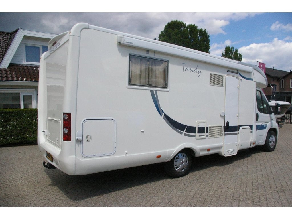 McLouis Tandy 672 Queensbed, 2x draaistoelen., Caravans en Kamperen, Campers, Fiat, Bedrijf, L-zit, Half-integraal