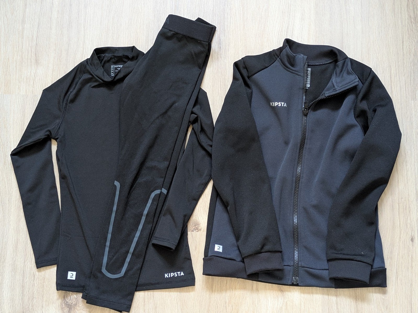 thermokleding en vest Decathlon maat 123-130, Maat XS of kleiner, Ophalen of Verzenden, Zo goed als nieuw, Set