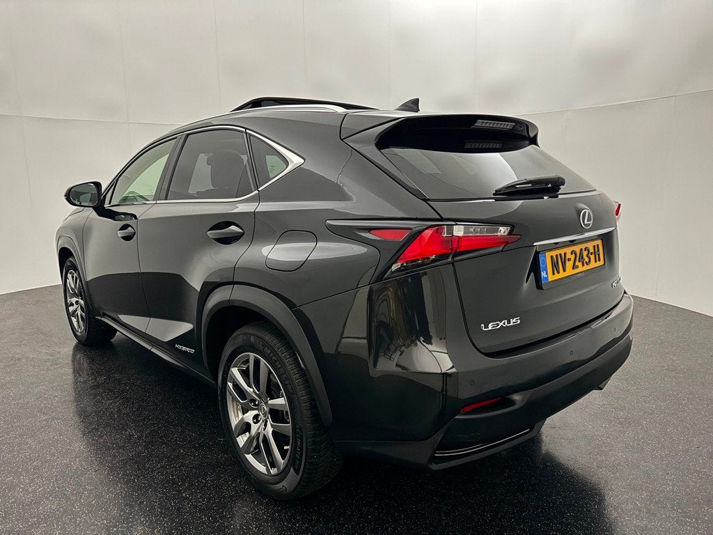 Lexus NX 300h AWD Luxury Line / Pano / Leder / Dealeronderho, Auto's, Lexus, Automaat, Gebruikt, Euro 6, 155 pk