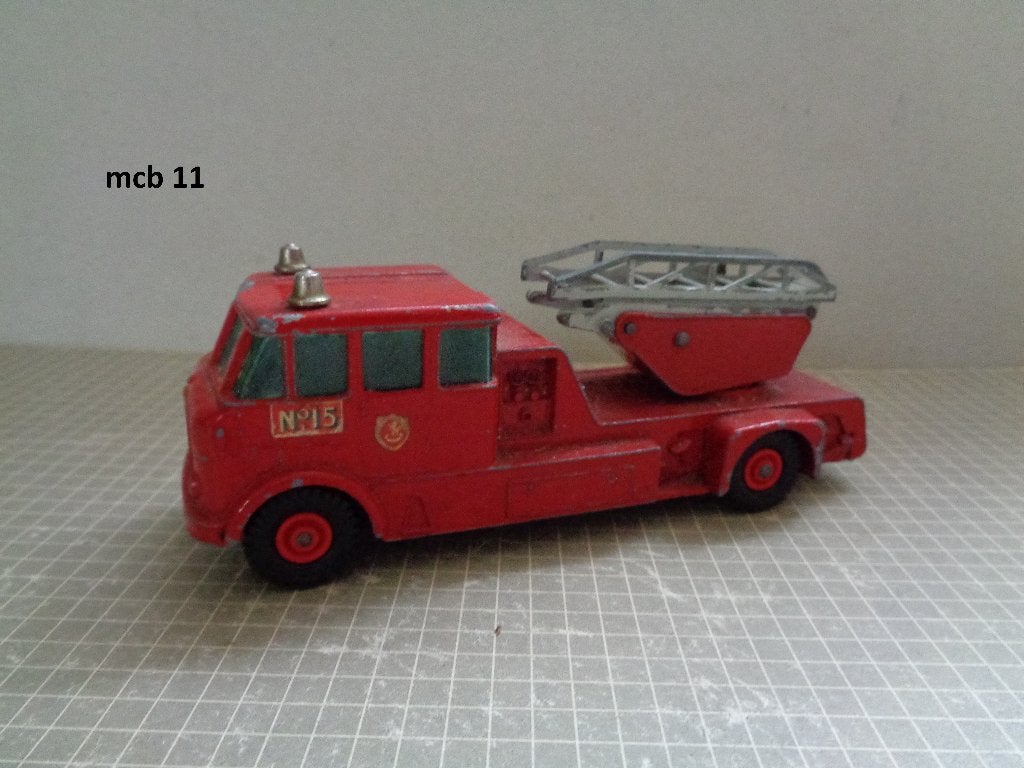 matchbox brandweer opknapper, Hobby en Vrije tijd, Modelauto's | 1:50, Verzenden, Gebruikt, Bus of Vrachtwagen, Matchbox