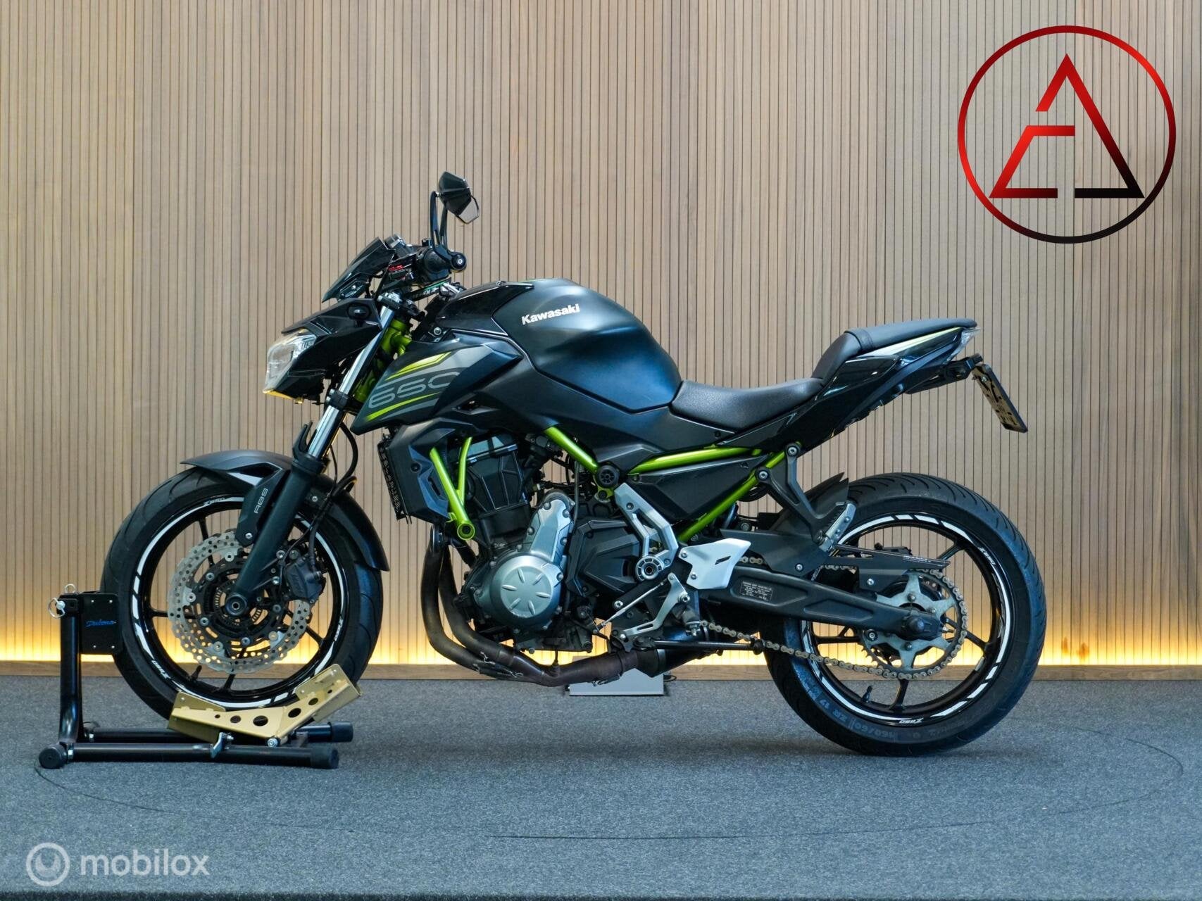 Kawasaki Z650 2018 | Vol. Arrow + Nw. remmen | 22.700 km, Motoren, 649 cc, Bedrijf, Info@kawasaki.nl, ABS
