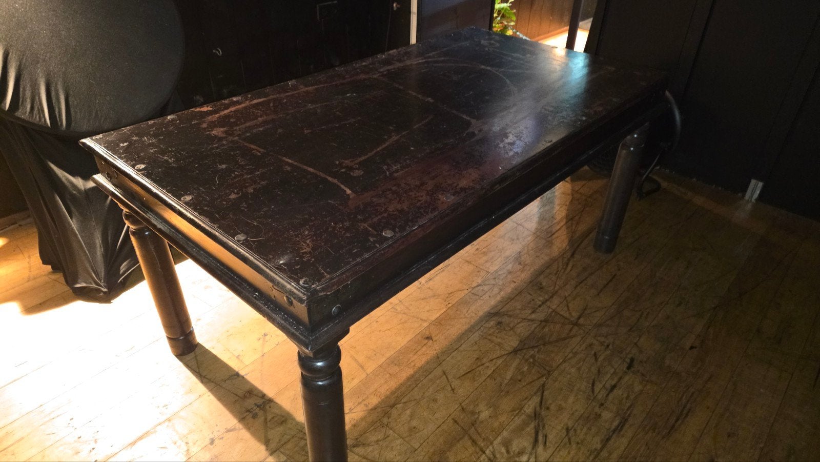 Robuuste houten tafel van Café Asgard - opknapper, Antiek en Kunst, Ophalen