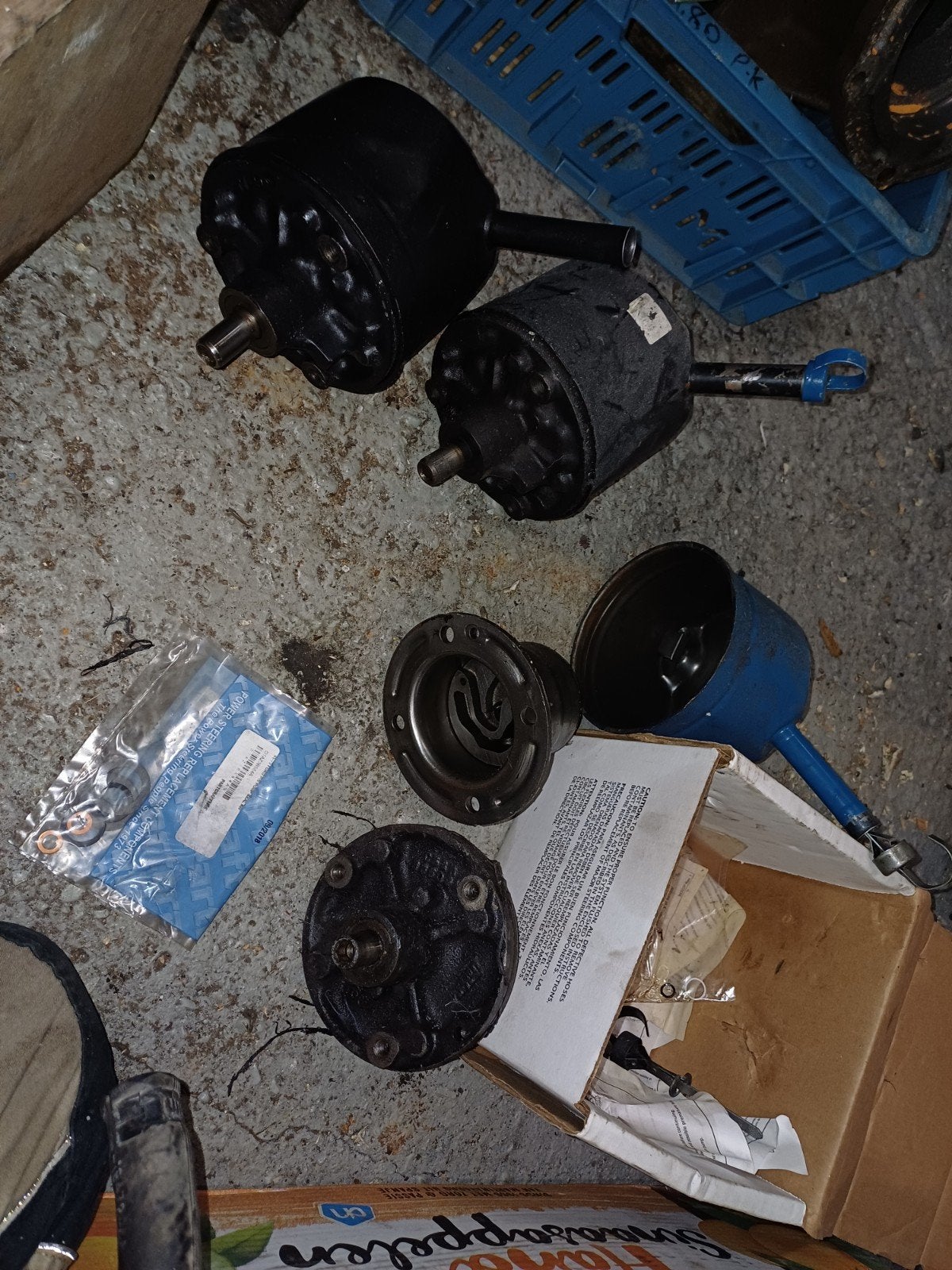 3 stuurpompen ford 289/302 en revisiesetje, Ophalen of Verzenden, Gebruikt
