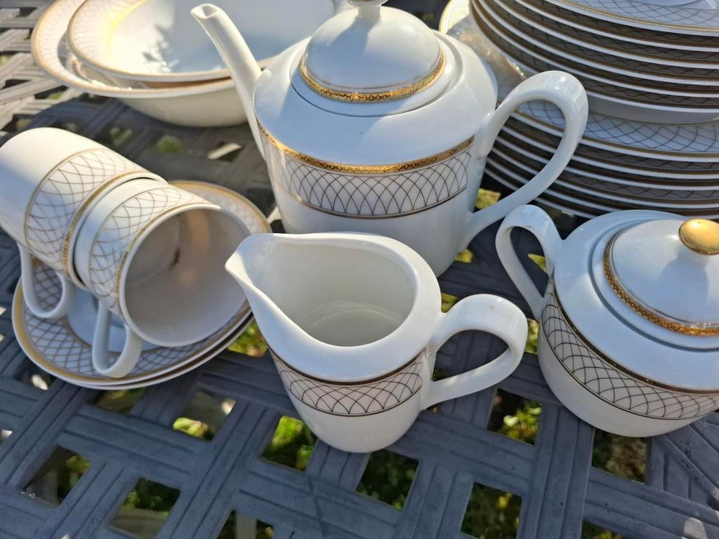 Servies bavaria met gouden sierrand, Ophalen of Verzenden
