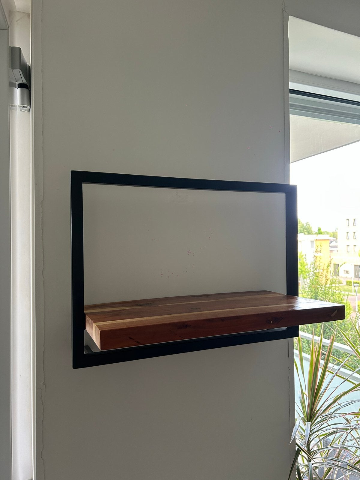 Wandplank industrieel design met houten blad, Ophalen, Zo goed als nieuw