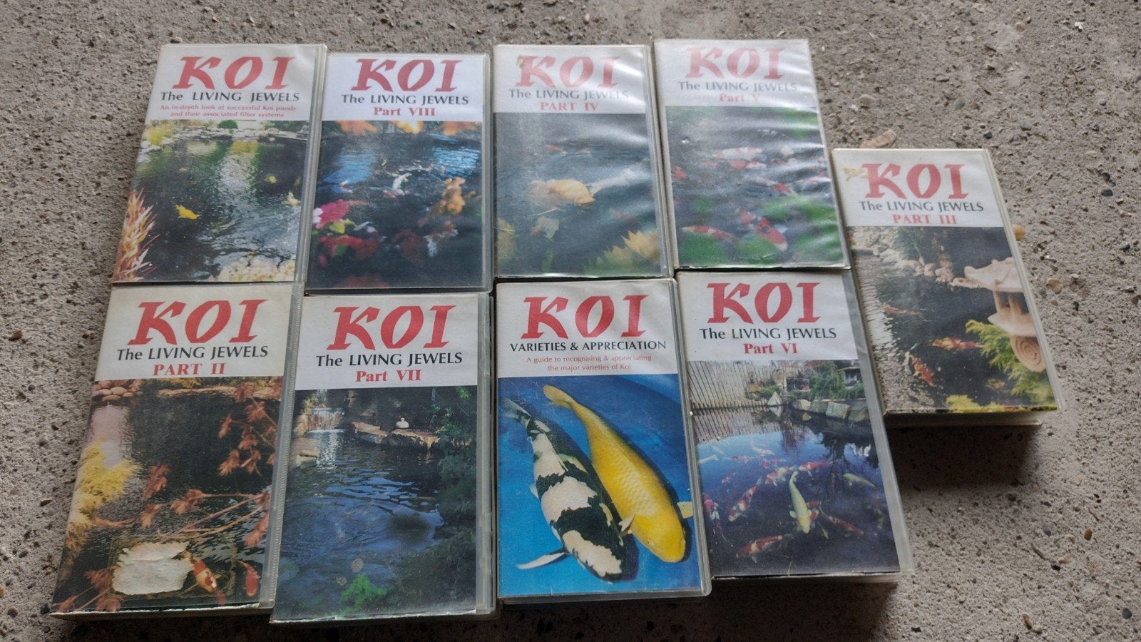 Dit zijn VHS-videobanden uit de reeks "Koi - The Living Jewe, Ophalen of Verzenden, Gebruikt, Overige typen