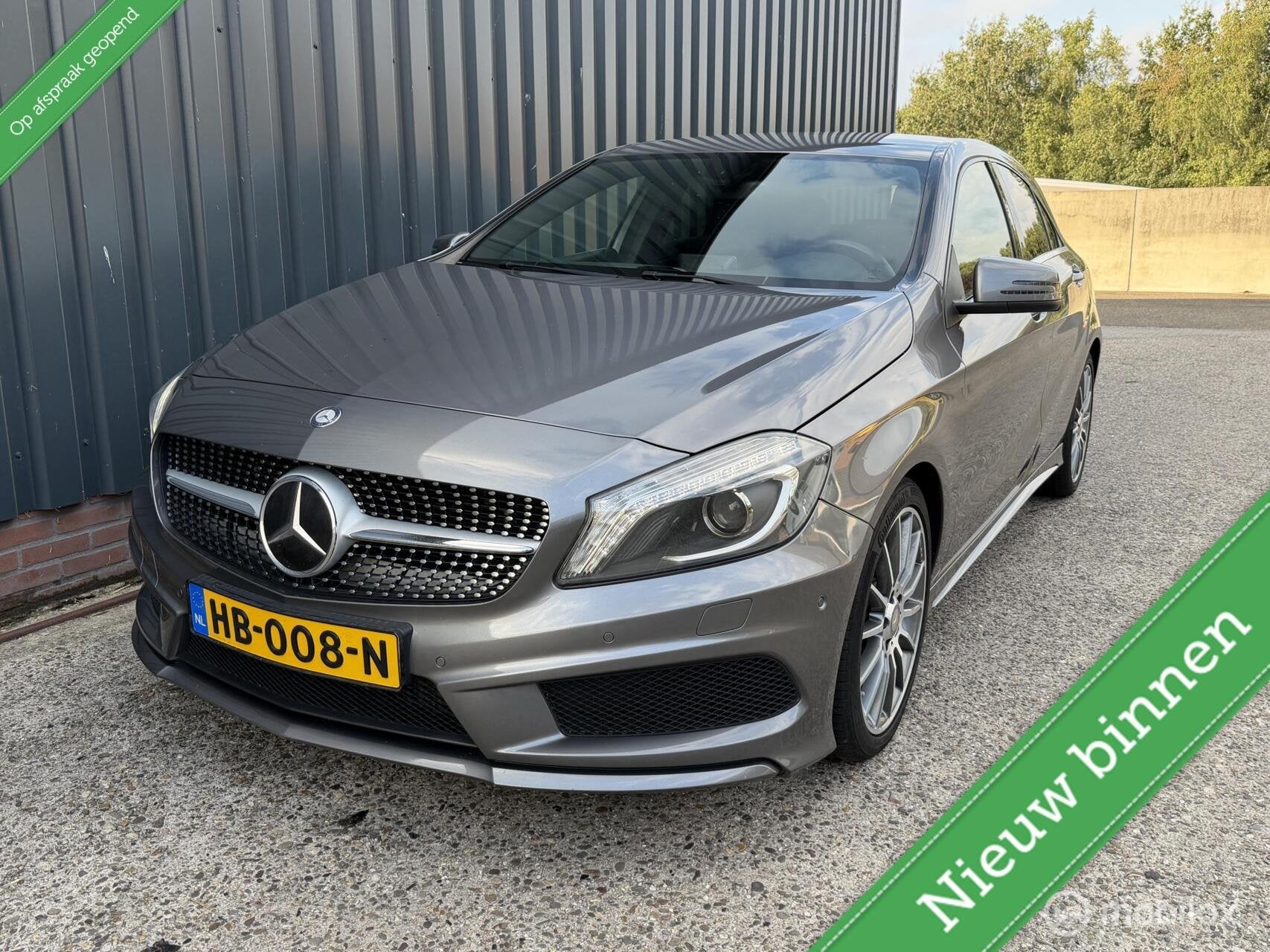 Mercedes A-klasse 180 Ambition AMG PAKKET/NETJES/NAP/TRHAAK/, Voorwielaandrijving, Gebruikt, Euro 6, 4 cilinders