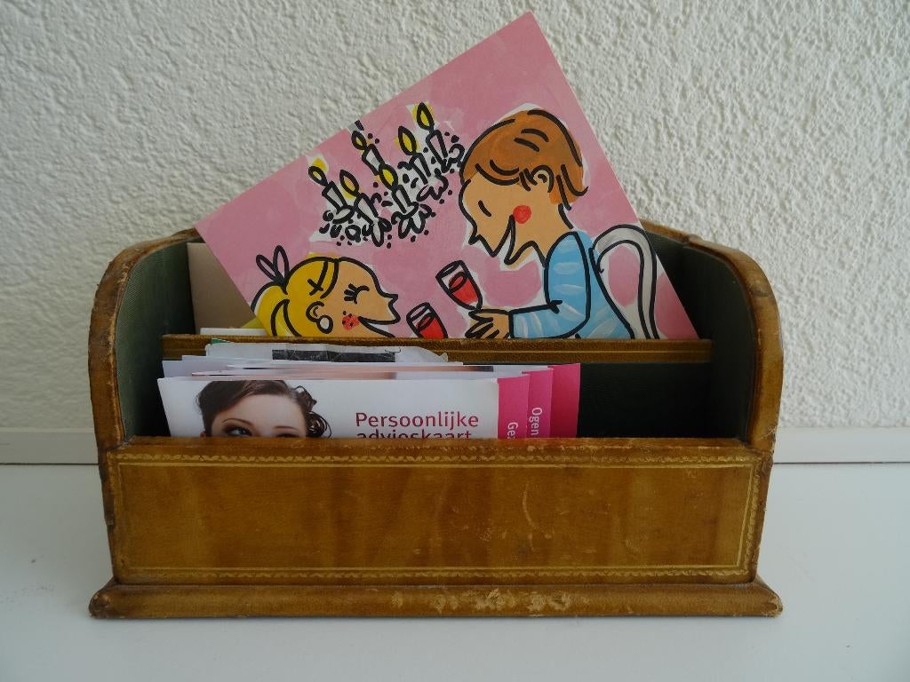 Vintage lederen brievenstandaard, Verzenden
