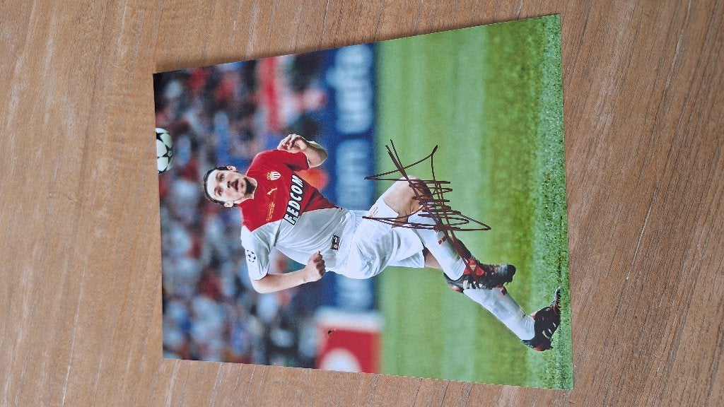 Foto 20x25 cm met handtekening Gael Givet # AS Monaco, Verzamelen, Ophalen of Verzenden, Nieuw, Buitenlandse clubs, Overige typen