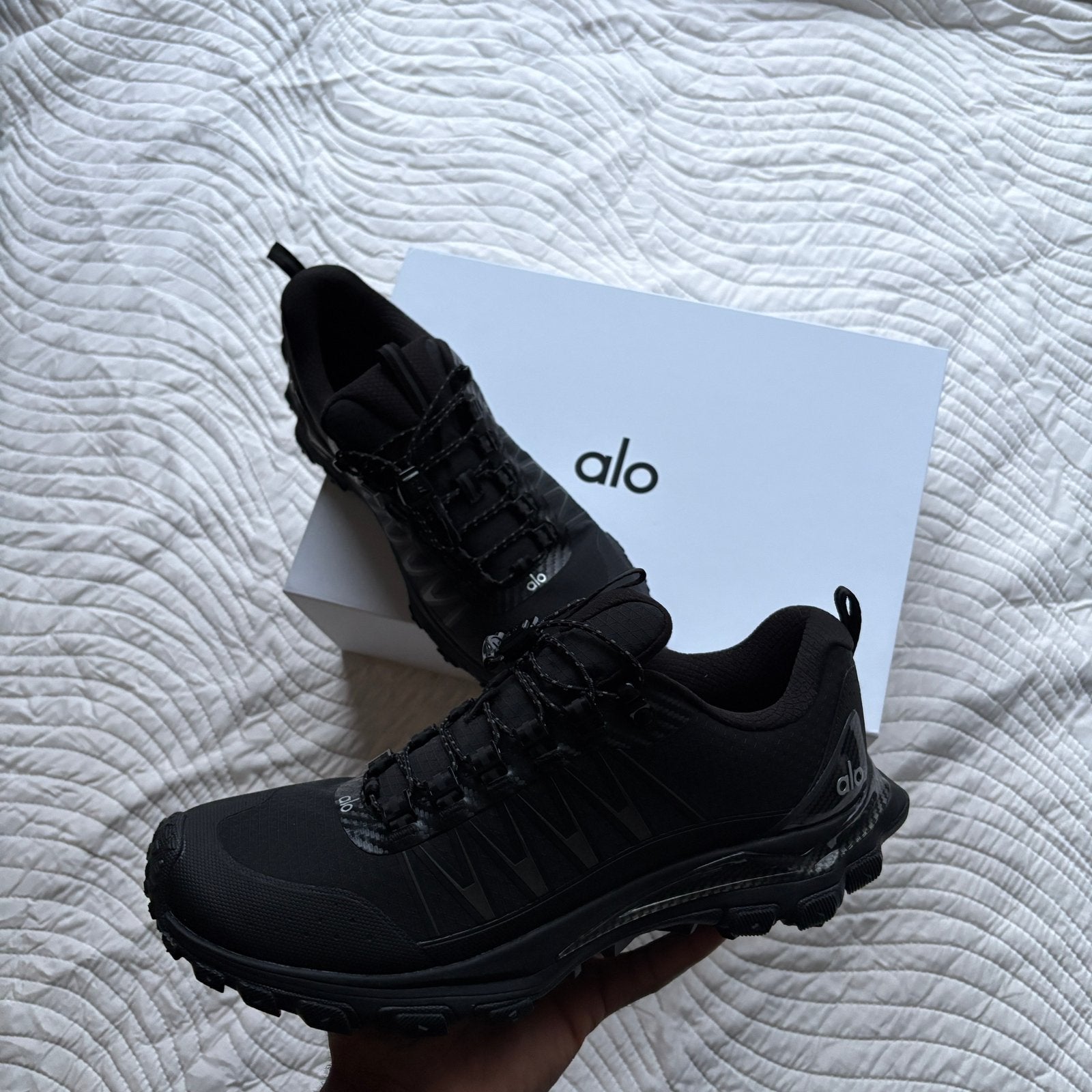 Alo Yoga ALO Trail Sneakers Zwart Maat 45, Zwart, Overige typen, Nieuw, Ophalen of Verzenden