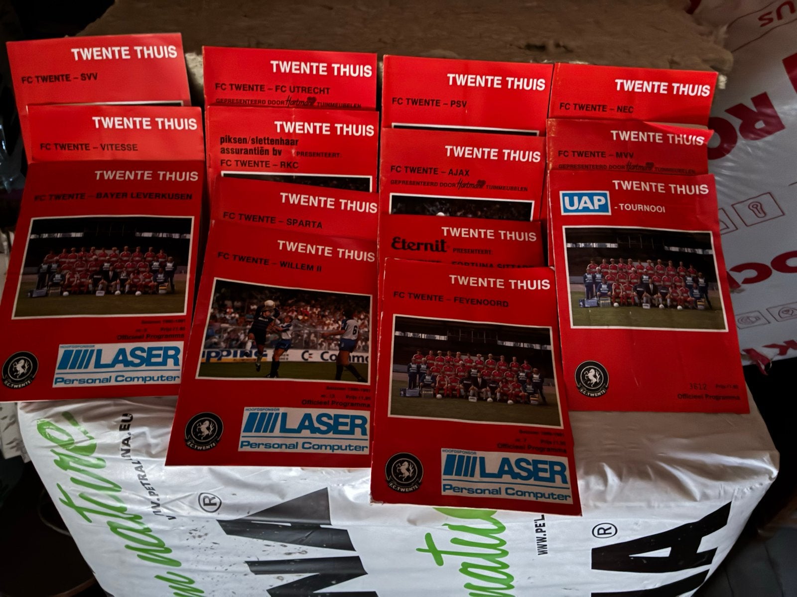 FC Twente Thuiswedstrijd Boekjes 1990-1991 (14 stuks), Boeken, Ophalen of Verzenden, Gelezen, Balsport