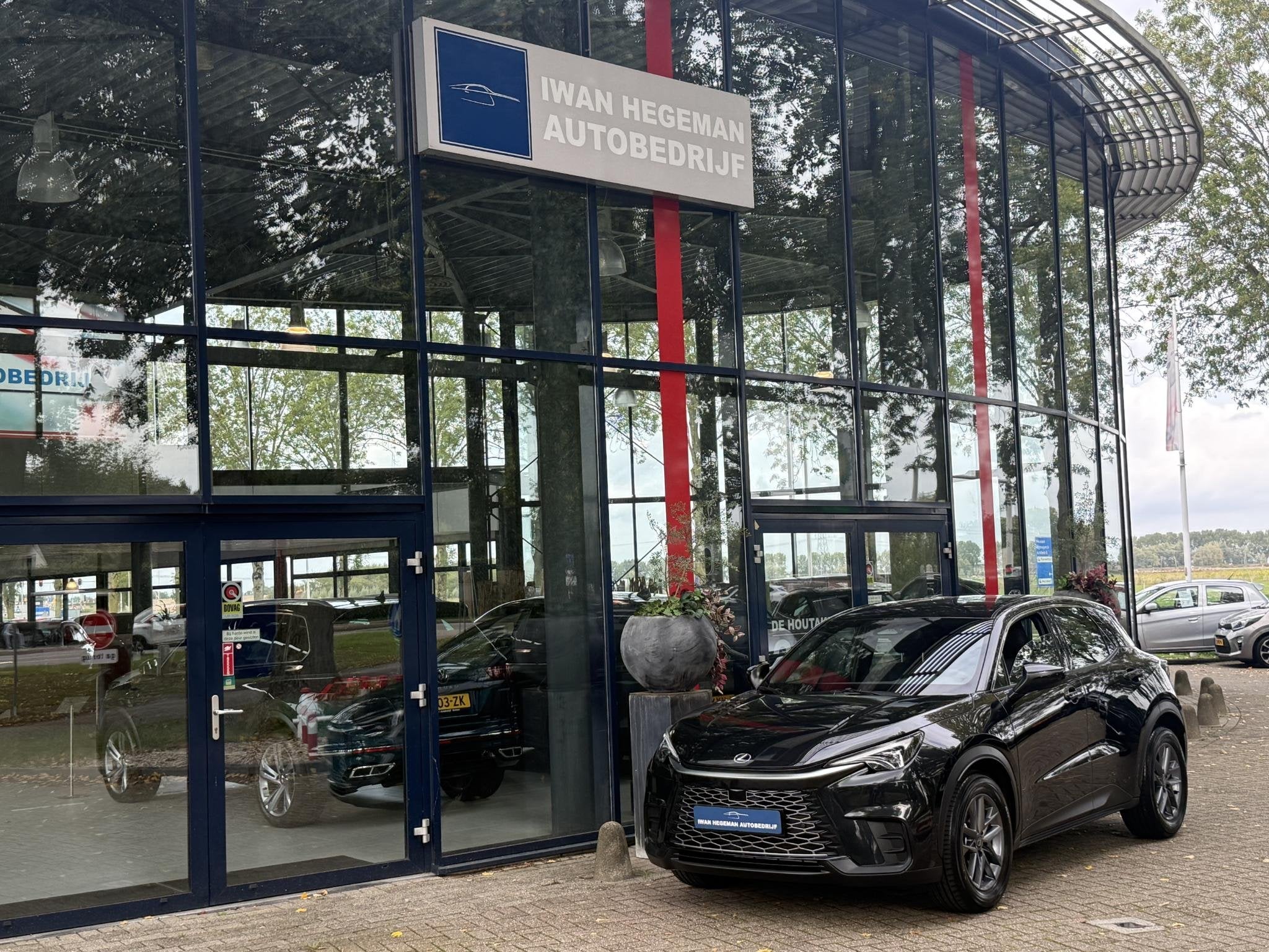 Lexus LBX 1.5 AUTOMAAT | Navigatie | Cruise Control | Climat, Auto's, 12 maanden, Stof, Gebruikt, Zwart