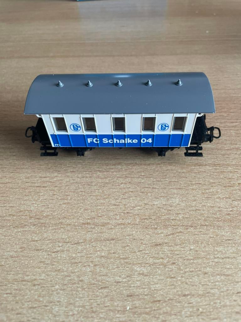Treinwagon Schalke 04, Gelijkstroom, Ophalen of Verzenden, Märklin, Nieuw