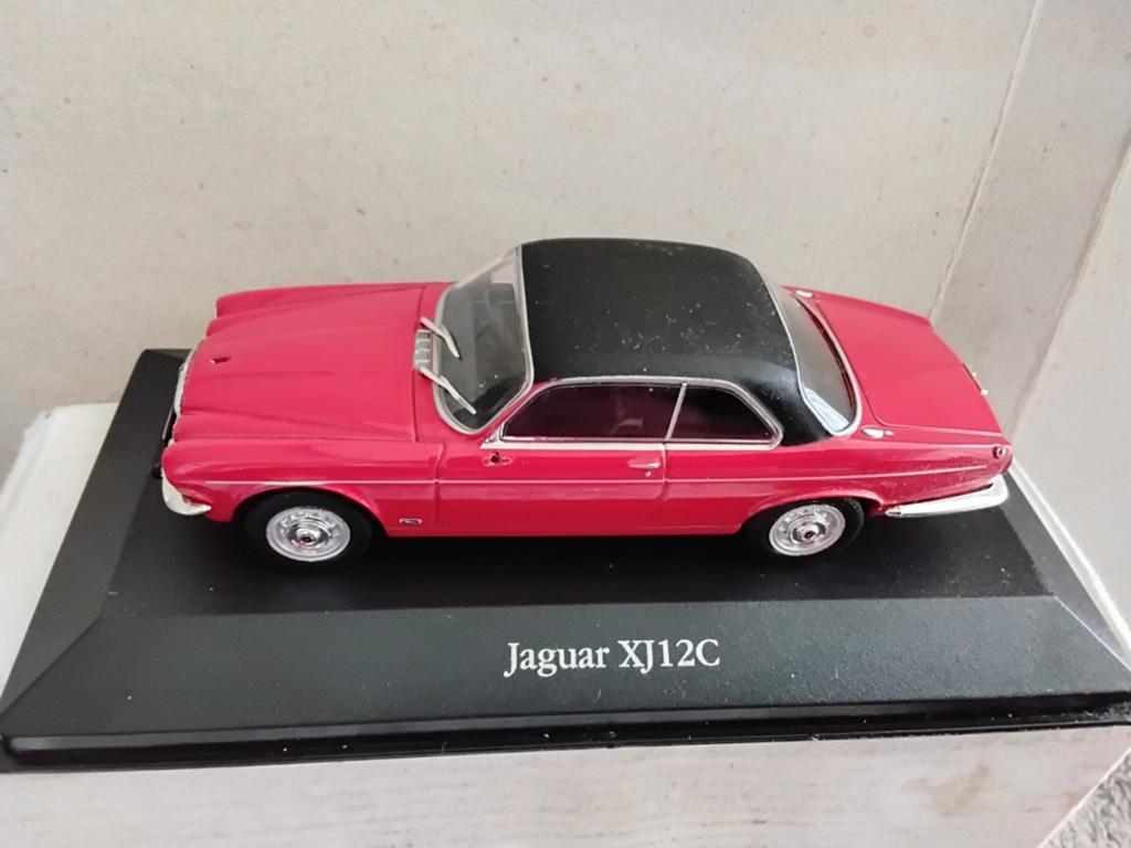 JAGUAR  XJ12C    SCHAAL 1:43   ROOD MET ZWART DAK, Ophalen of Verzenden, Gebruikt, Auto, Overige merken