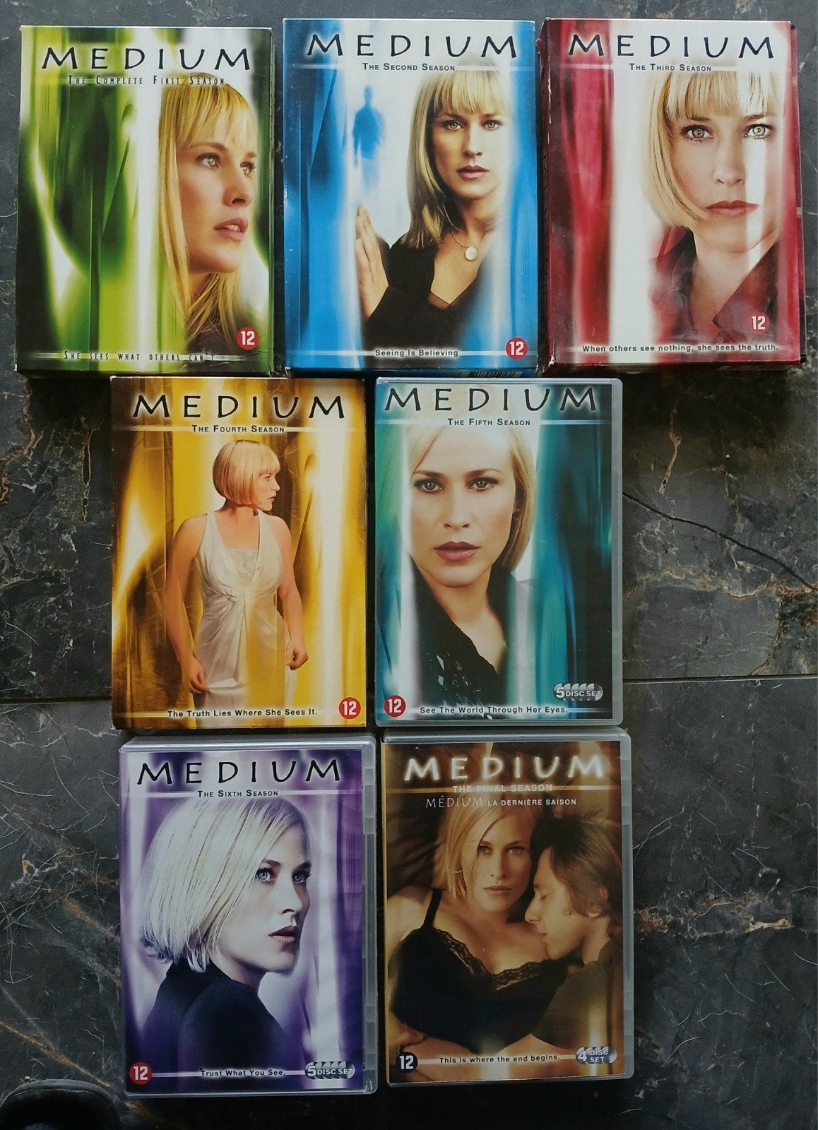 medium  (  complete serie ) 1-2-3-4-5-6-7, Cd's en Dvd's, Ophalen of Verzenden, Zo goed als nieuw