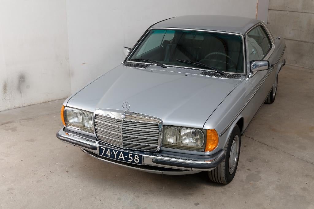 Mercedes-Benz 280 CE  W123 Automaat | Gerestaureerd | LPI, Auto's, Automaat, Zwart, Mercedes-Benz, Bedrijf